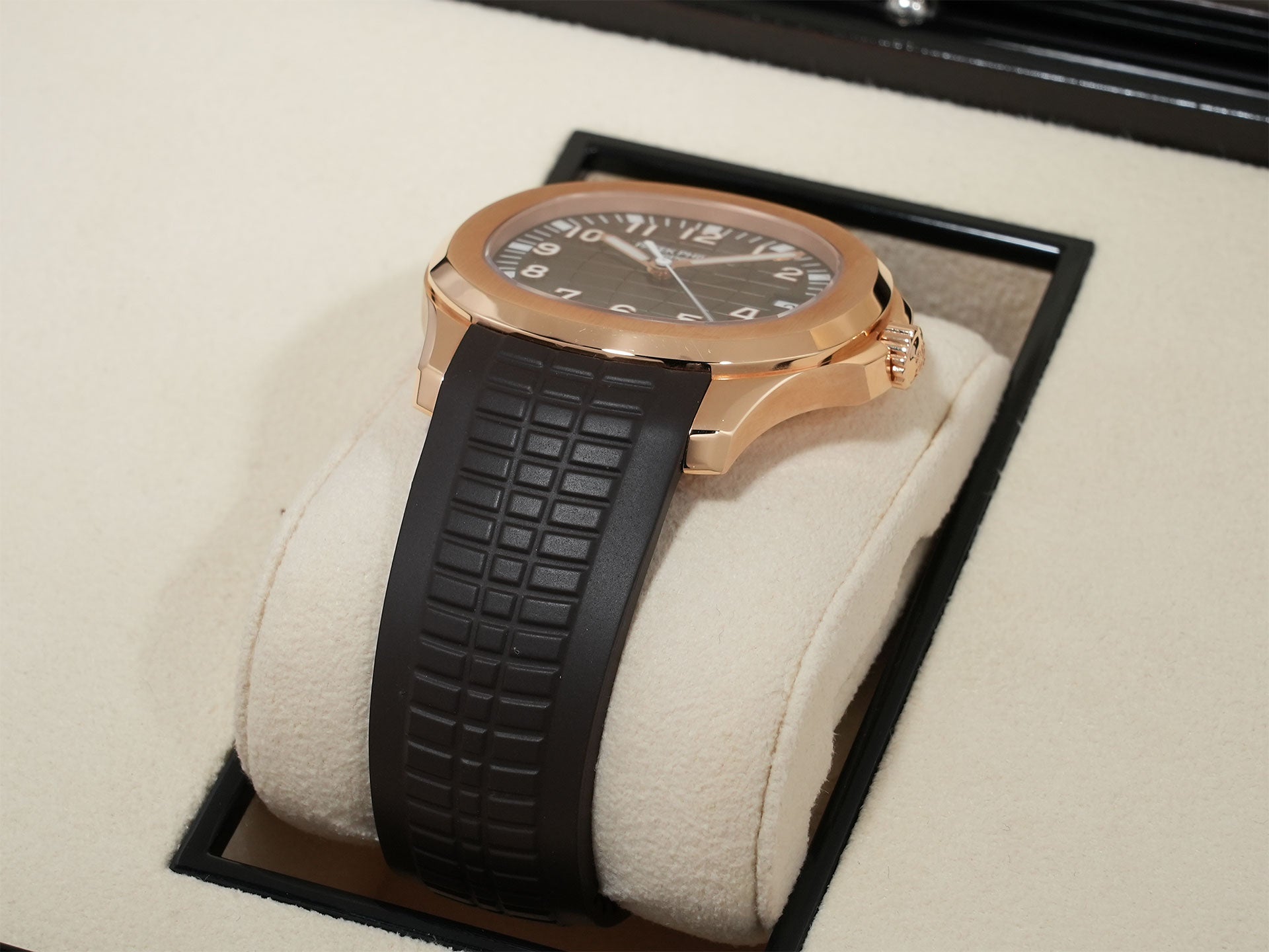 Patek Philippe Aquanaut Ref. 5167R-001 Rose Gold Brown Dial Excellent Condition 2t47qdym