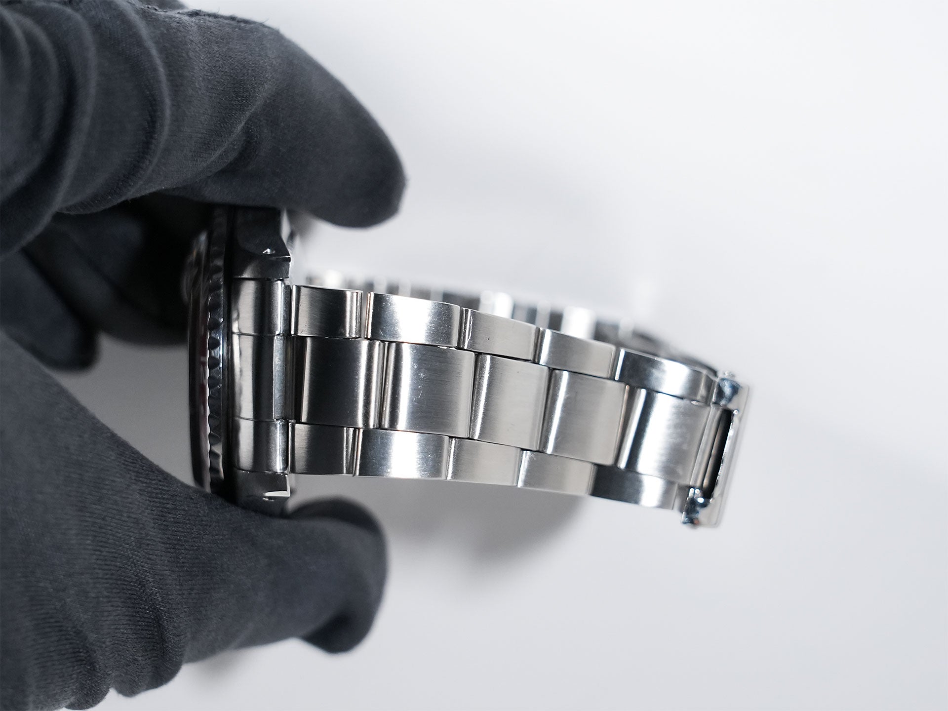 Pre-owned Rolex GMT-Master Ref. 1675 Stainless Steel Black Dial Oyster Bracelet q59taxh3