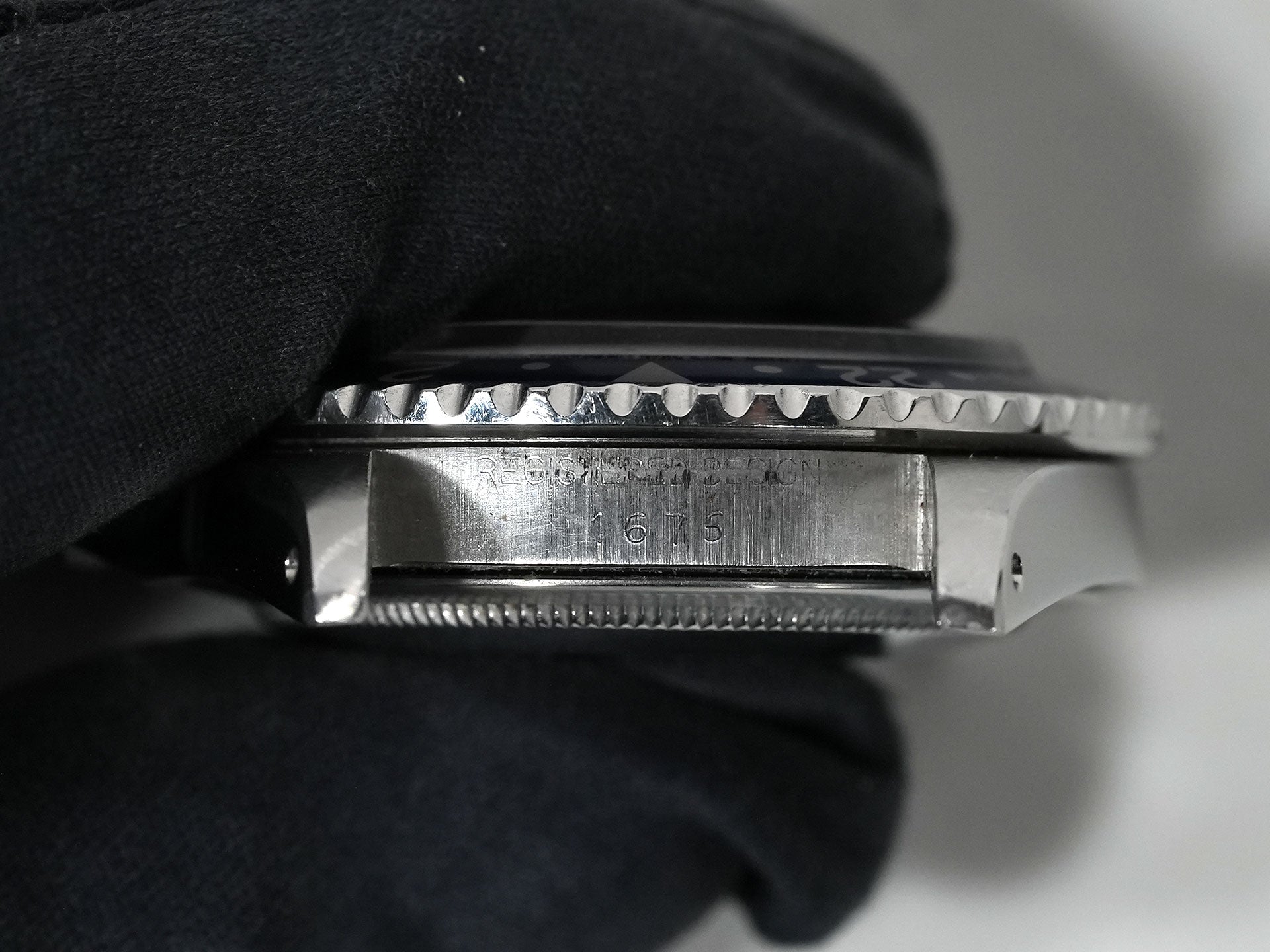 Pre-owned Rolex GMT-Master Ref. 1675 Stainless Steel Black Dial Oyster Bracelet q59taxh3