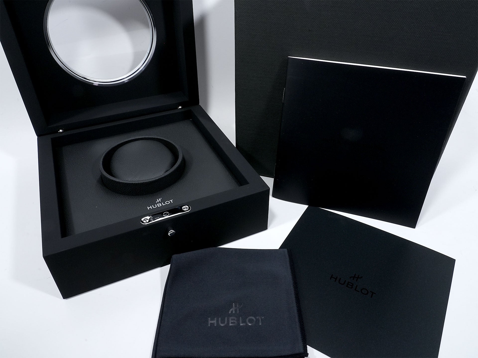 ウブロ クラシック・フュージョン キングゴールド Ref.542.OX.1181.RX キングゴールド ブラック文字盤 中古 s476o7mi