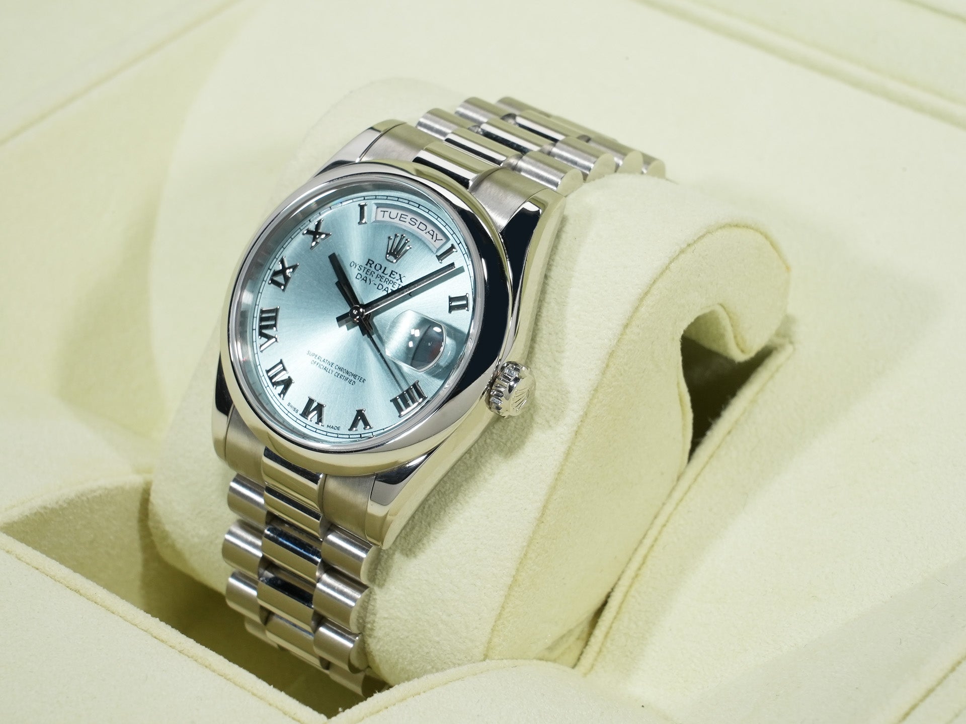 ロレックス デイデイト36 Ref.118206 プラチナ アイスブルー文字盤 中古 6x43o9we