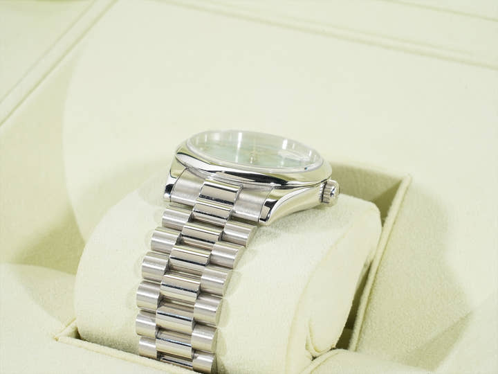 ロレックス デイデイト36 Ref.118206 プラチナ アイスブルー文字盤 中古 6x43o9we