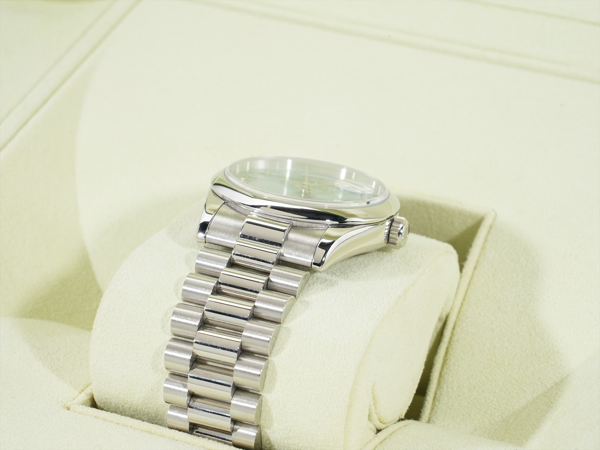 ロレックス デイデイト36 Ref.118206 プラチナ アイスブルー文字盤 中古 6x43o9we