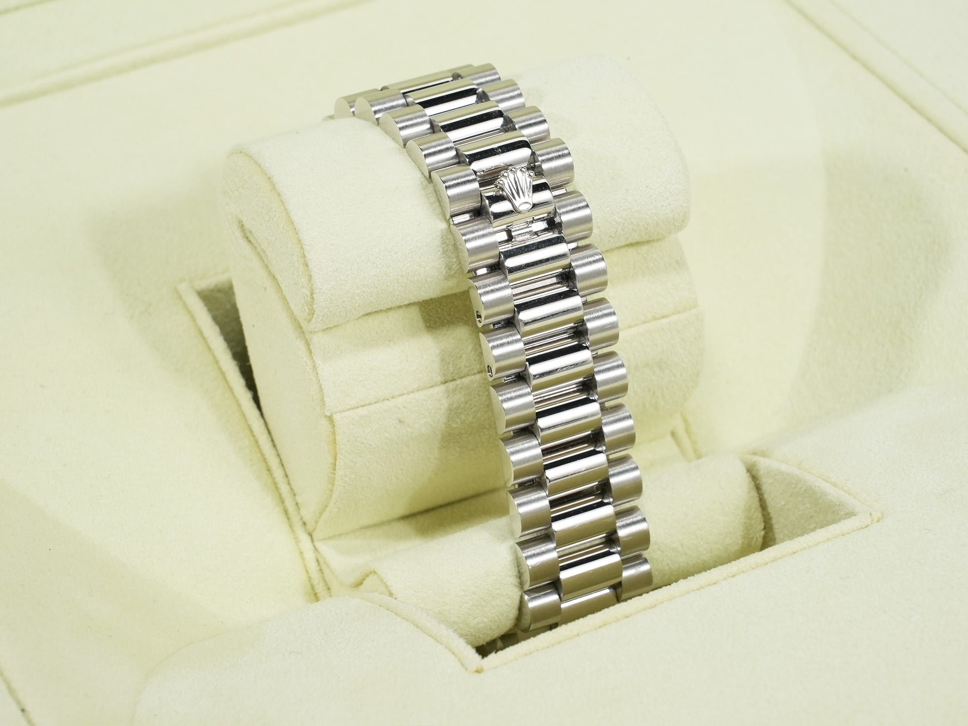 ロレックス デイデイト36 Ref.118206 プラチナ アイスブルー文字盤 中古 6x43o9we