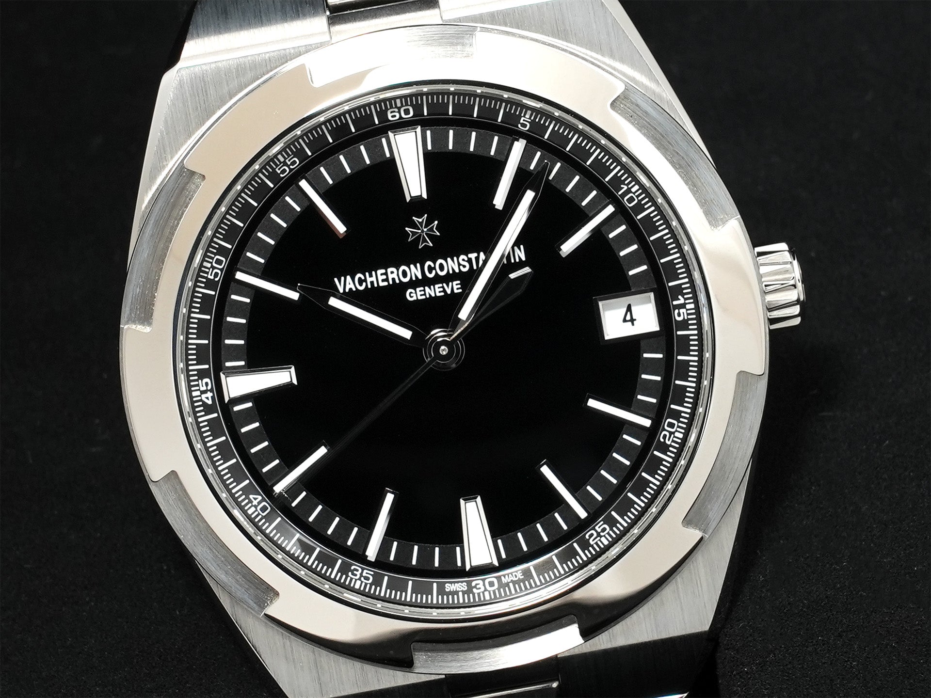 ヴァシュロンコンスタンタン オーヴァーシーズ Ref.4500V/110A-B483 ステンレススチール ブラック文字盤 未使用 urpjjy54