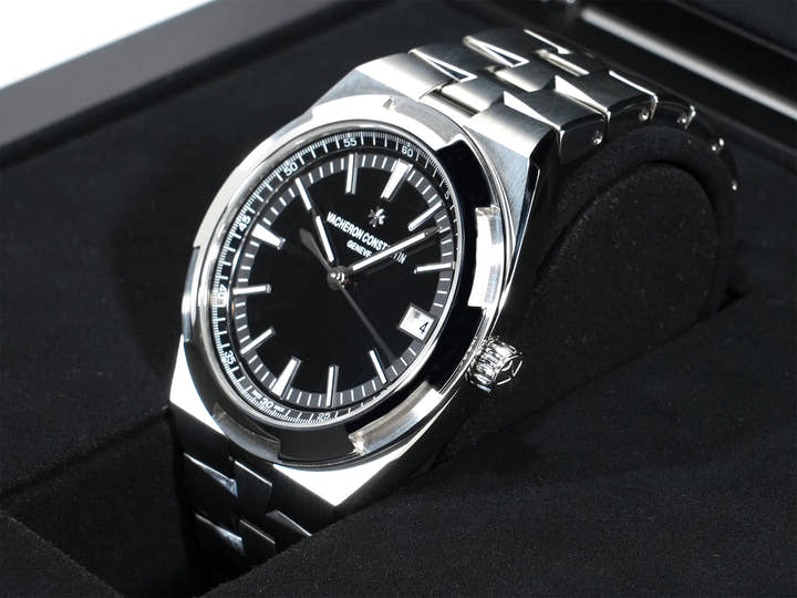 ヴァシュロンコンスタンタン オーヴァーシーズ Ref.4500V/110A-B483 ステンレススチール ブラック文字盤 未使用 urpjjy54