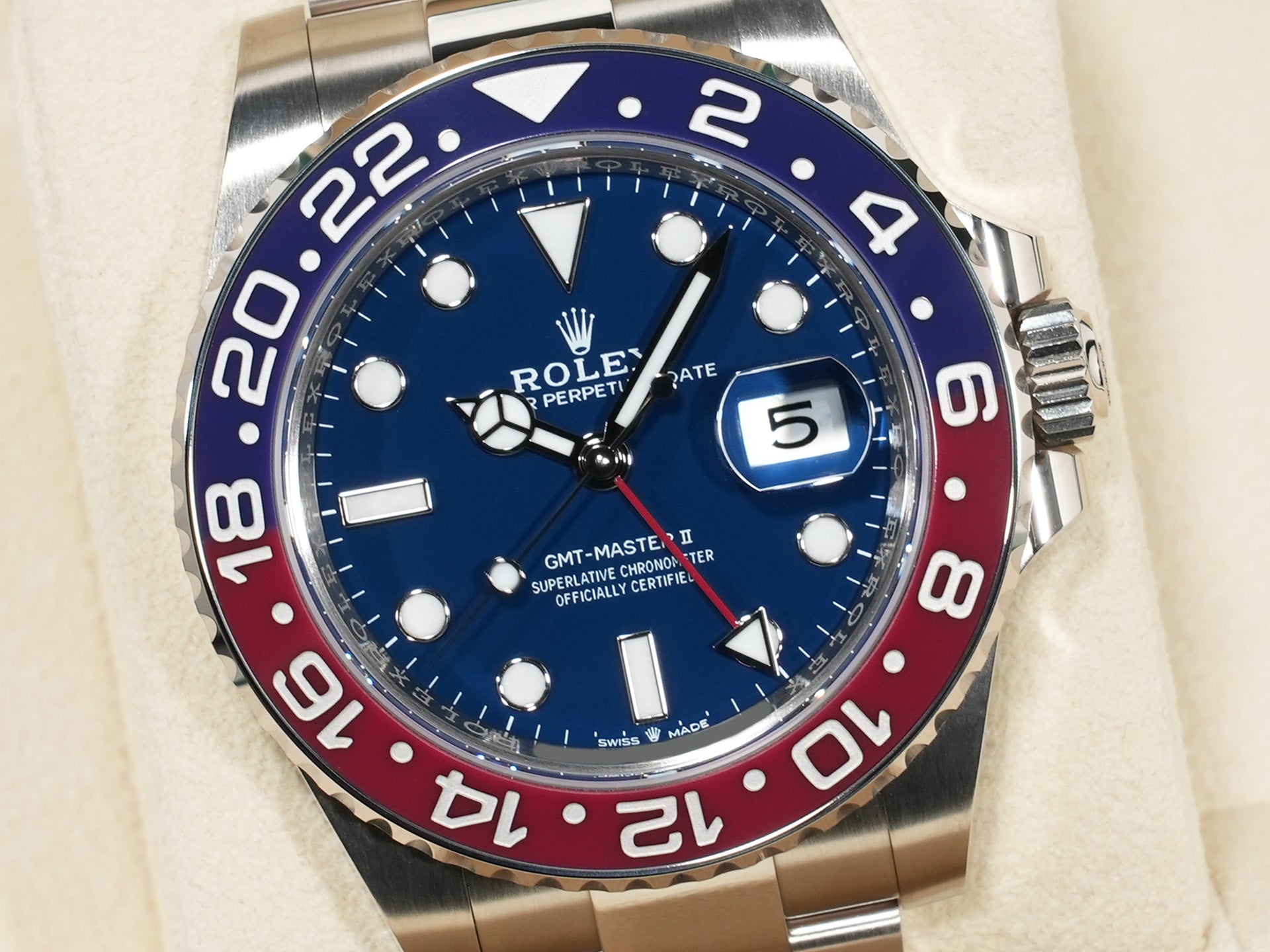 Rolex GMT-Master II Ref. 126719BLRO White Gold Midnight Blue Dial Oyster Bracelet Unused 8pe8uxd9