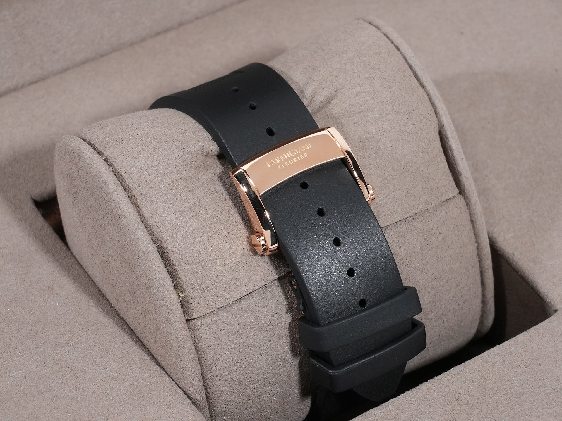 Parmigiani Fleurier Tonda GT Automatic Ref. PFC910-1500140-X01482 Rose Gold with Silver Dial, Excellent Condition, Pre-Owned, cokrpf6a