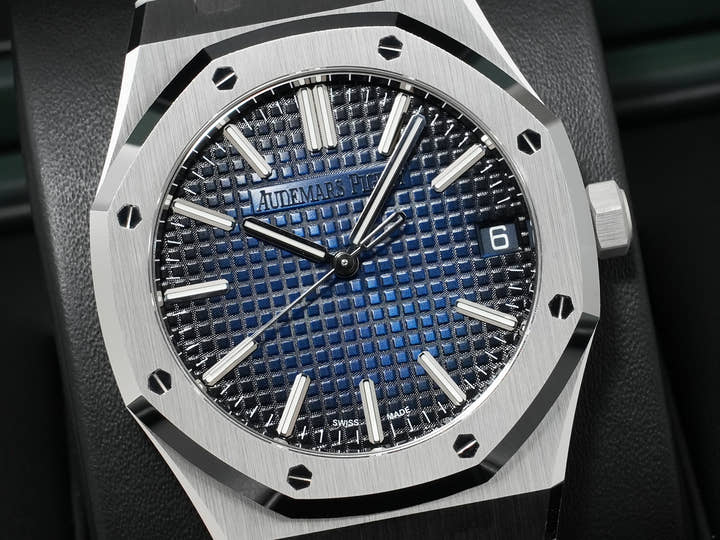 オーデマピゲ ロイヤルオーク Ref.15510BC.OO.1320BC.04 ホワイトゴールド スモークブルー文字盤 未使用 ewv6b374