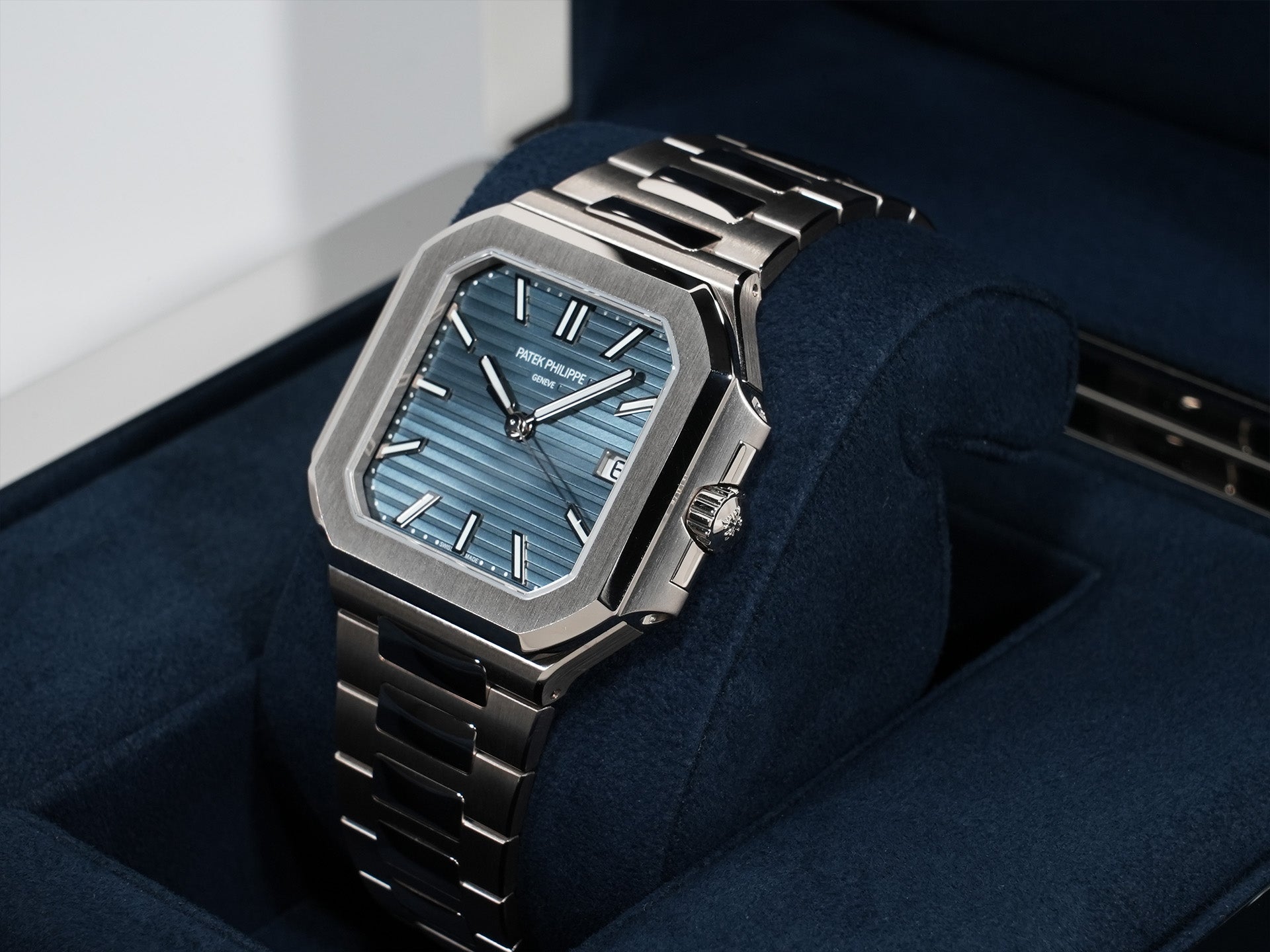 Patek Philippe Cubitus Ref. 7128/1G-001 White Gold Blue-Gray Dial Unused zgjqxrr4