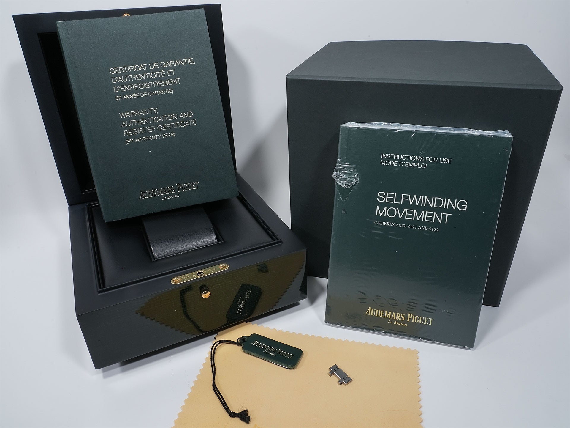 オーデマピゲ ロイヤルオーク ジャンボ エクストラ シン Ref.15202ST.OO.1240ST.01 ステンレススチール ブルー文字盤 極美品 e54twpmj