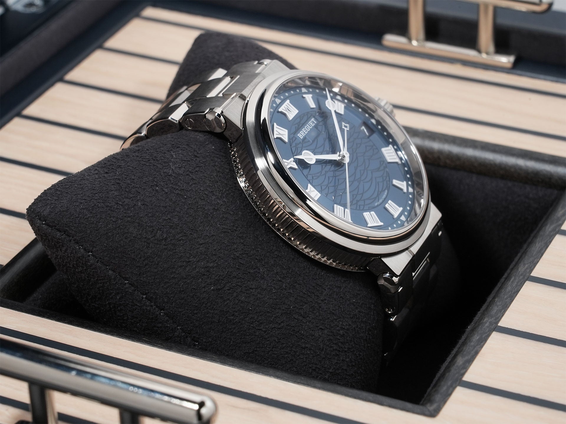 Breguet Marine Ref. 5517BB/Y2/BZ0 White Gold Blue Dial Excellent Condition ksd9geh8