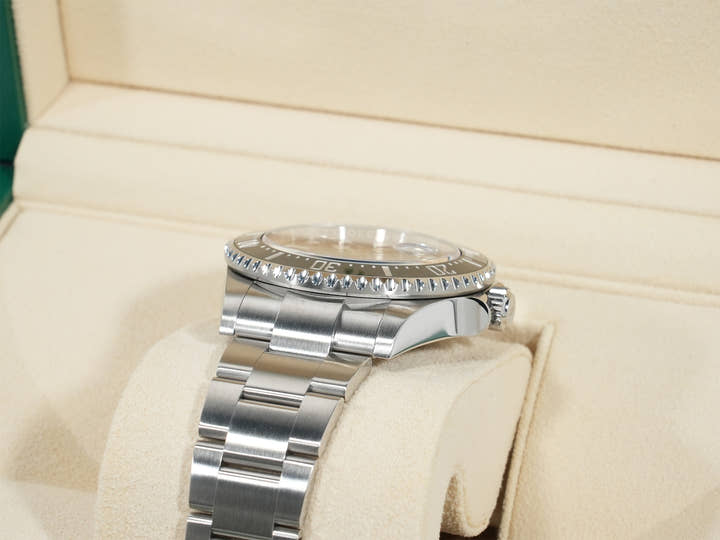 ロレックス シードゥエラー Ref.126600 ステンレススチール ブラック文字盤 美品 eyhwipxw