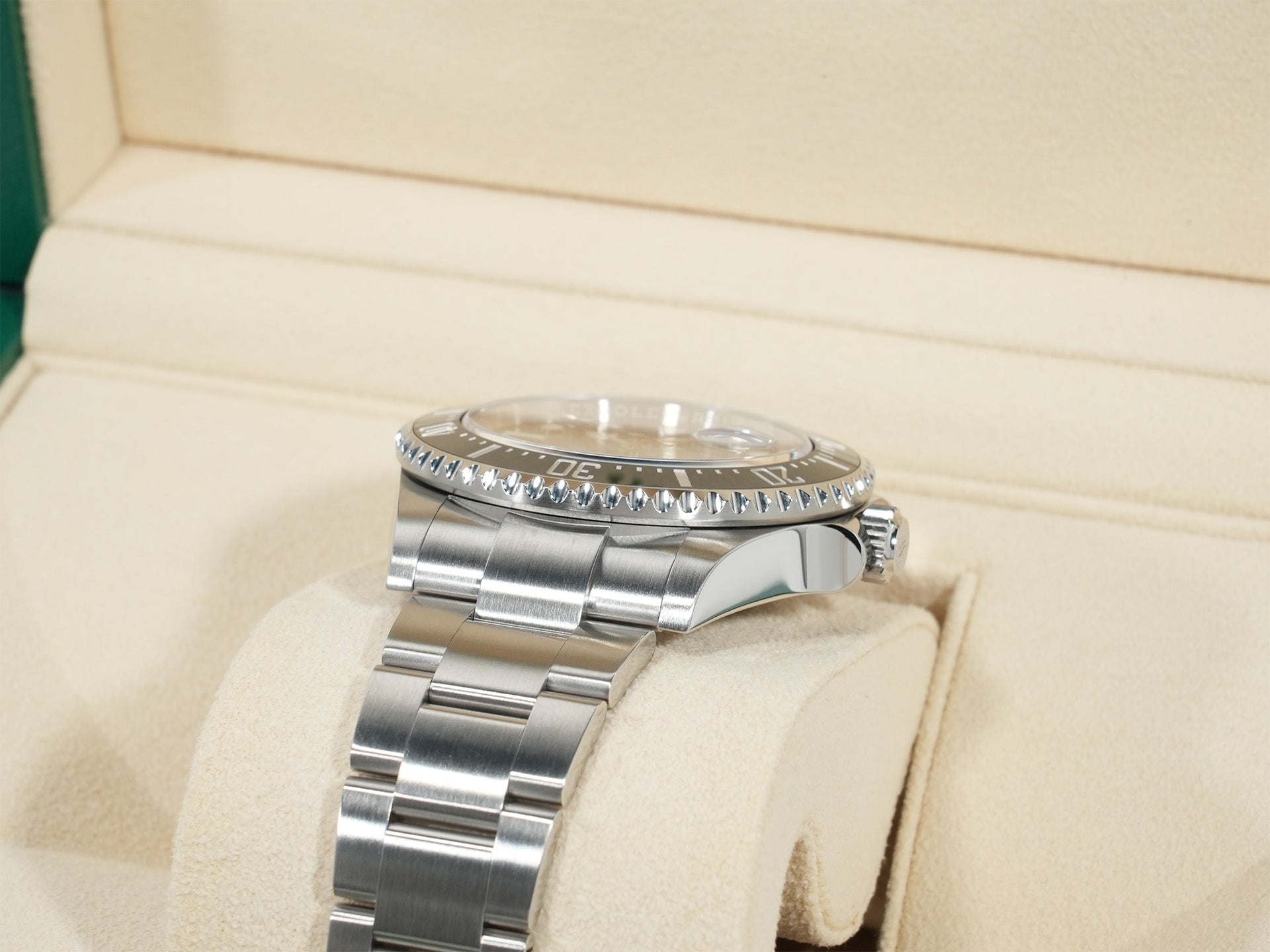 ロレックス シードゥエラー Ref.126600 ステンレススチール ブラック文字盤 美品 eyhwipxw