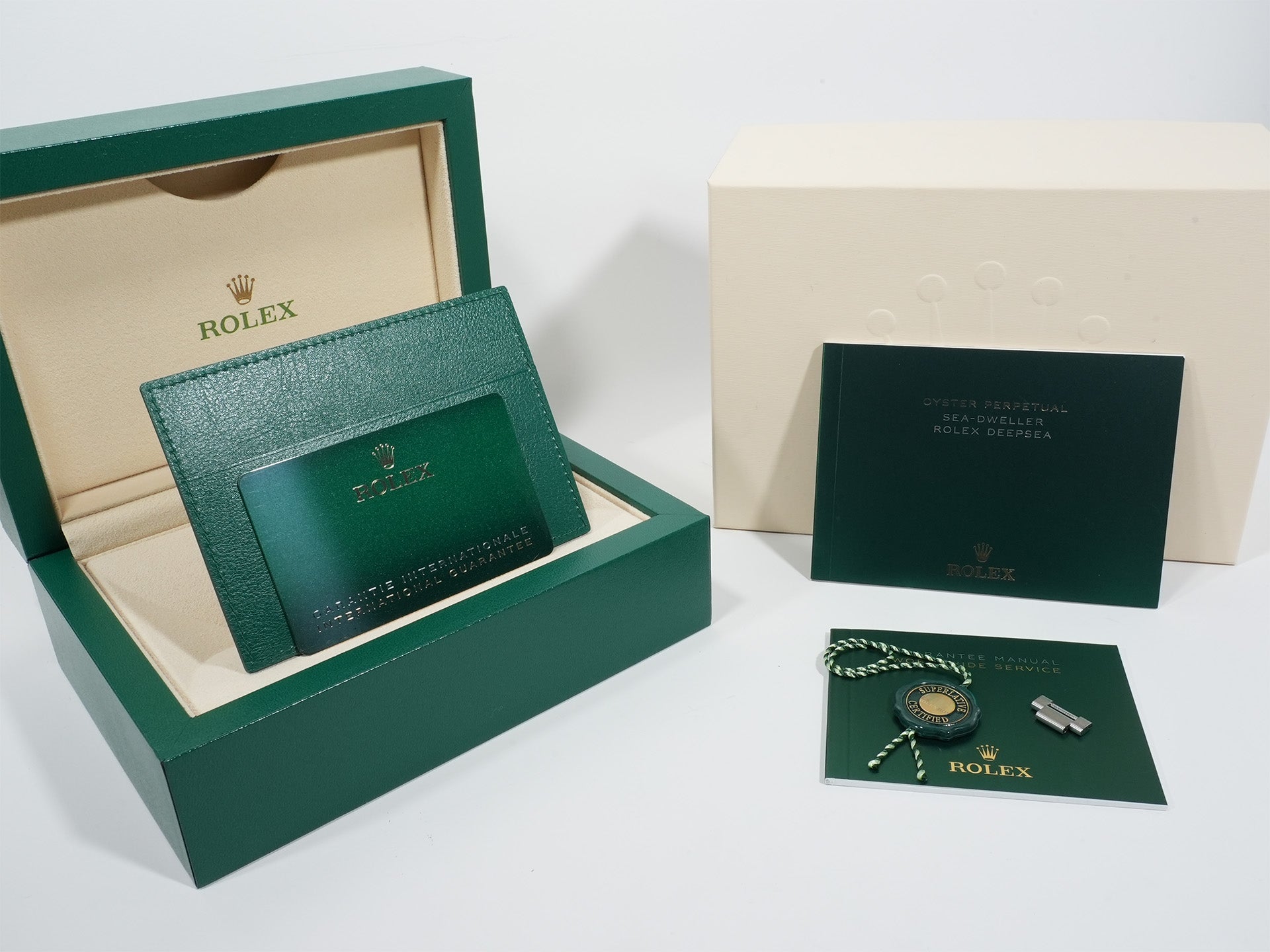 ロレックス シードゥエラー Ref.126600 ステンレススチール ブラック文字盤 美品 eyhwipxw