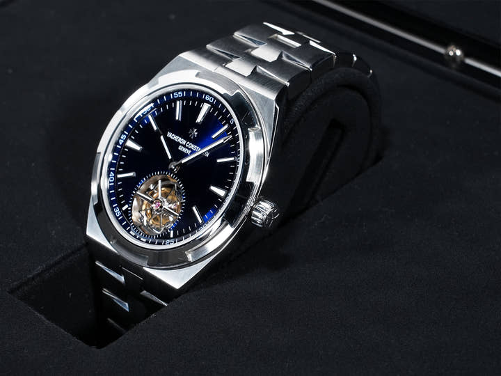 ヴァシュロンコンスタンタン オーヴァーシーズ トゥールビヨン Ref.6000V/110A-B544 ステンレススチール ブルー文字盤 中古 rum8wuen