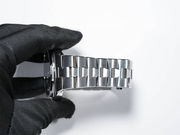 ヴァシュロンコンスタンタン オーヴァーシーズ トゥールビヨン Ref.6000V/110A-B544 ステンレススチール ブルー文字盤 中古 rum8wuen