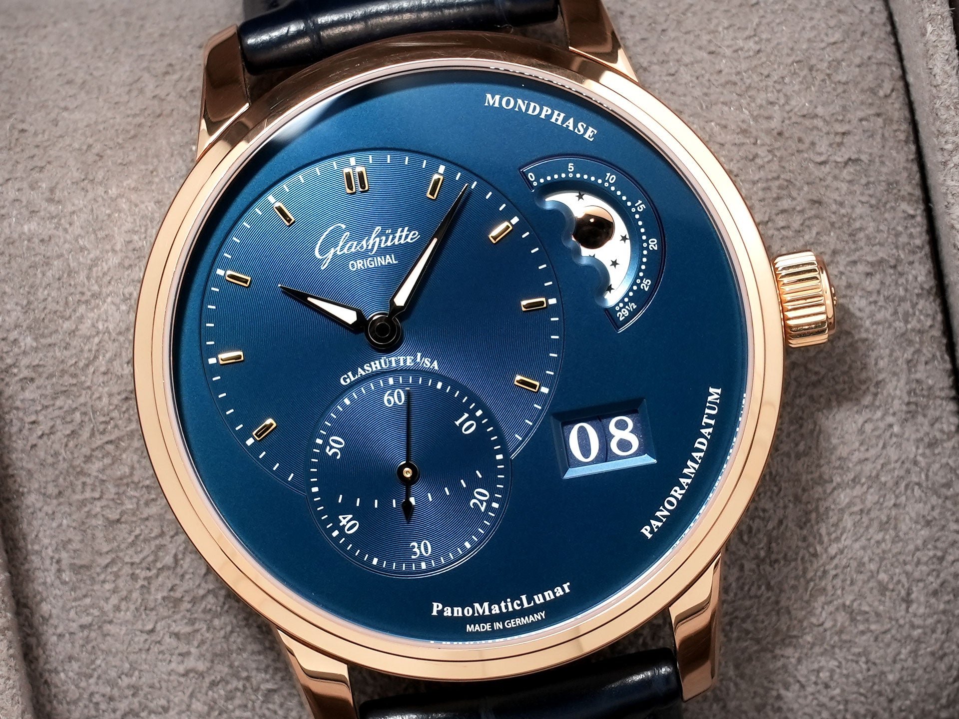 グラスヒュッテオリジナル パナマティック ルナ Ref.1-90-02-11-35-61 レッドゴールド ブルー文字盤 中古 jufxy2ab