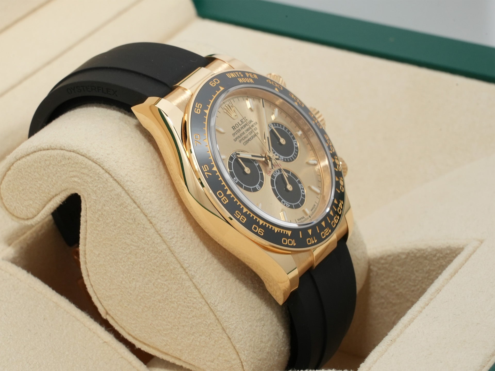 Rolex Daytona Ref. 126518LN Yellow Gold with Golden and Bright Black Dial, Unused, kyc5scp6
