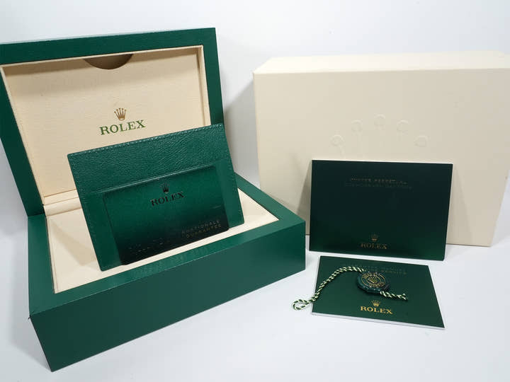 Rolex Daytona Ref. 126518LN Yellow Gold with Golden and Bright Black Dial, Unused, kyc5scp6