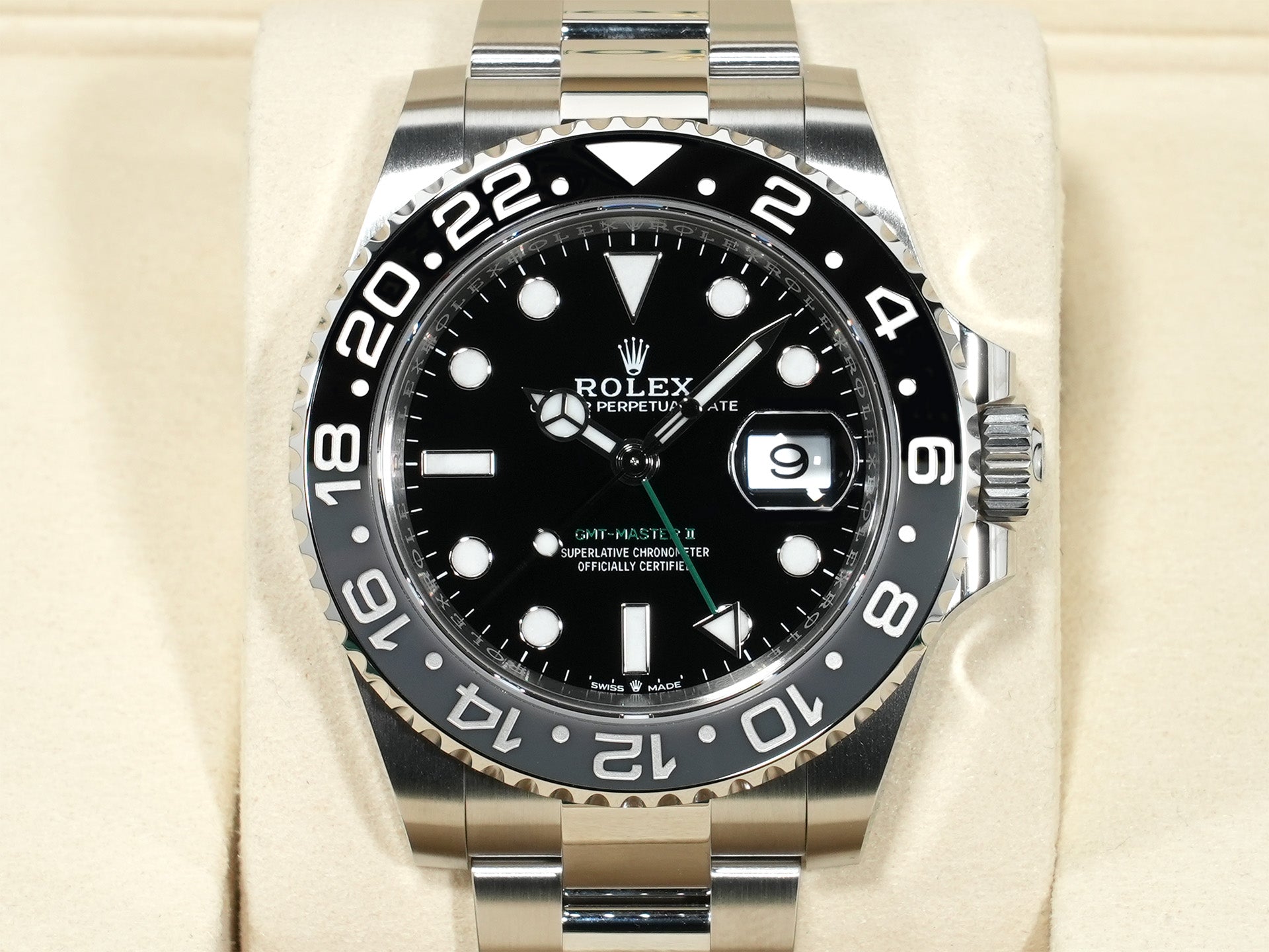 Rolex GMT-Master II Ref. 126710GRNR Stainless Steel Black Dial Oyster Bracelet Unused u2tig4s8