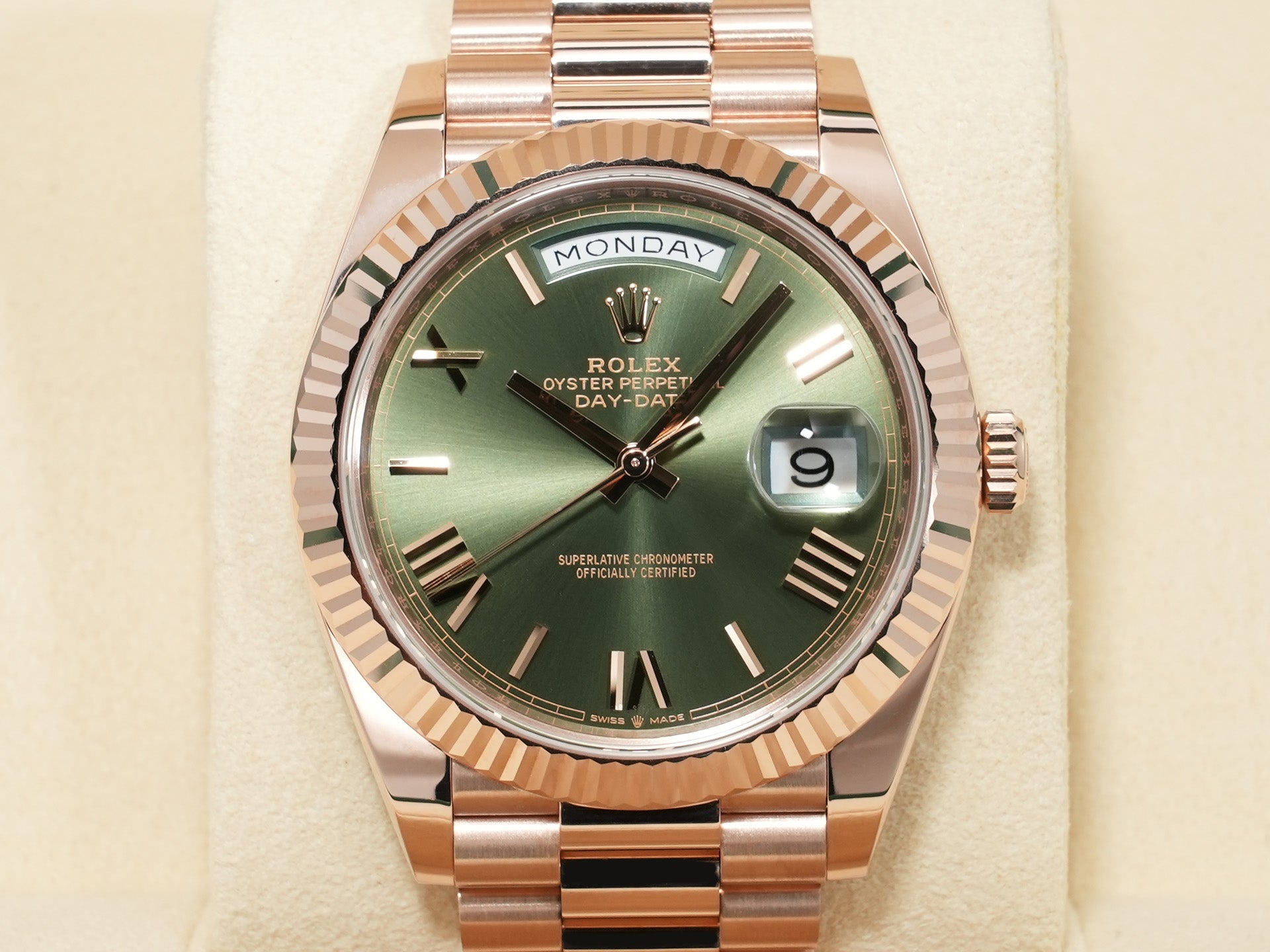 ロレックス デイデイト40 Ref.228235 エバーローズゴールド オリーブグリーン文字盤 美中古 2gmf5vkx