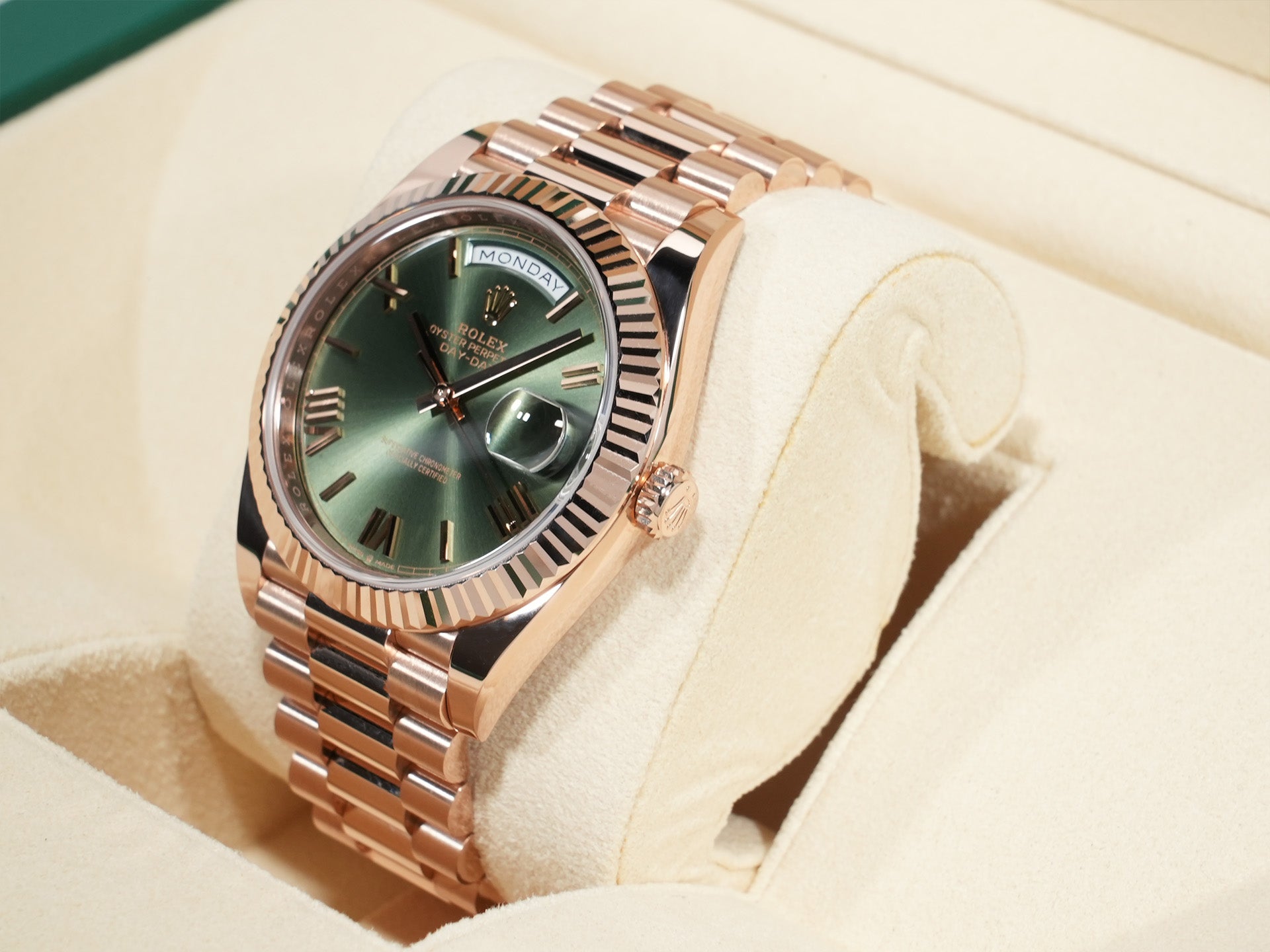 ロレックス デイデイト40 Ref.228235 エバーローズゴールド オリーブグリーン文字盤 美中古 2gmf5vkx