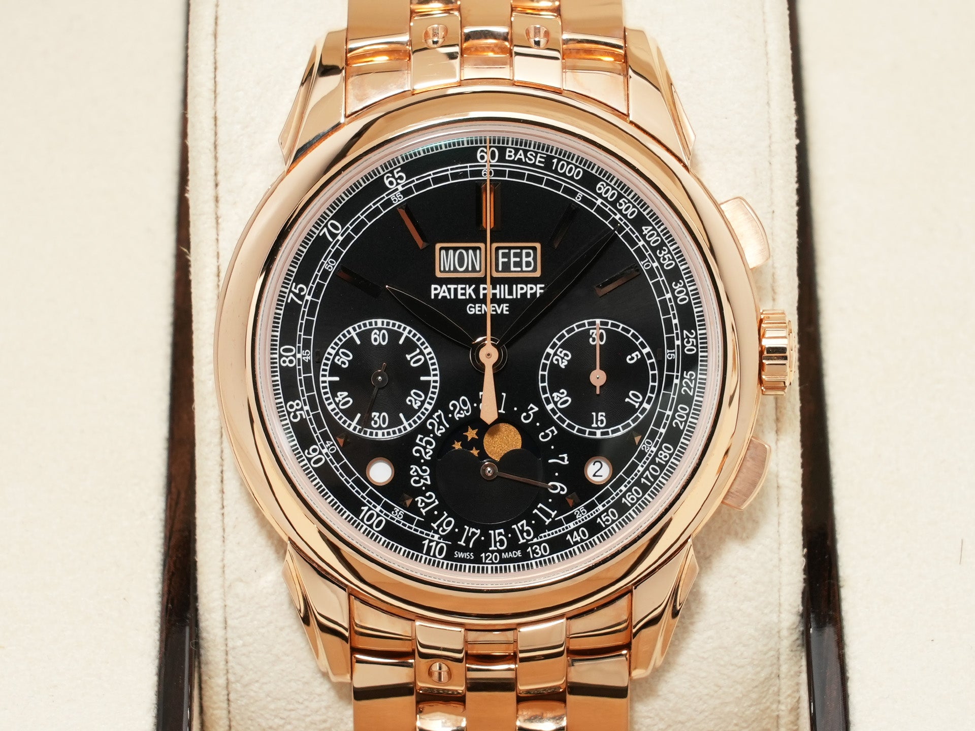 Patek Philippe Perpetual Calendar Chronograph Ref. 5270/1R-001 Rose Gold Ebony Black Soleil Dial Excellent Condition gpwqjeac