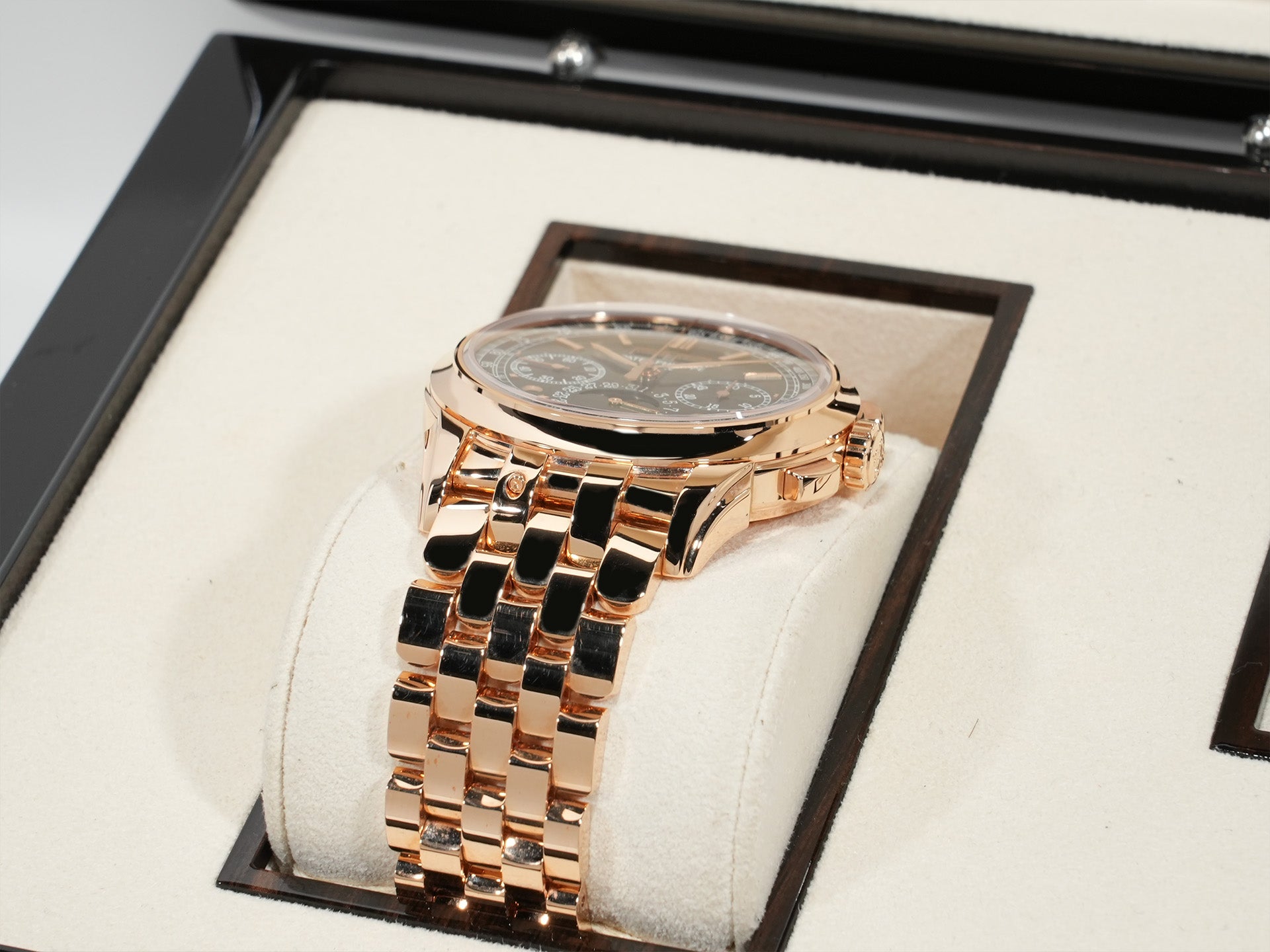 Patek Philippe Perpetual Calendar Chronograph Ref. 5270/1R-001 Rose Gold Ebony Black Soleil Dial Excellent Condition gpwqjeac