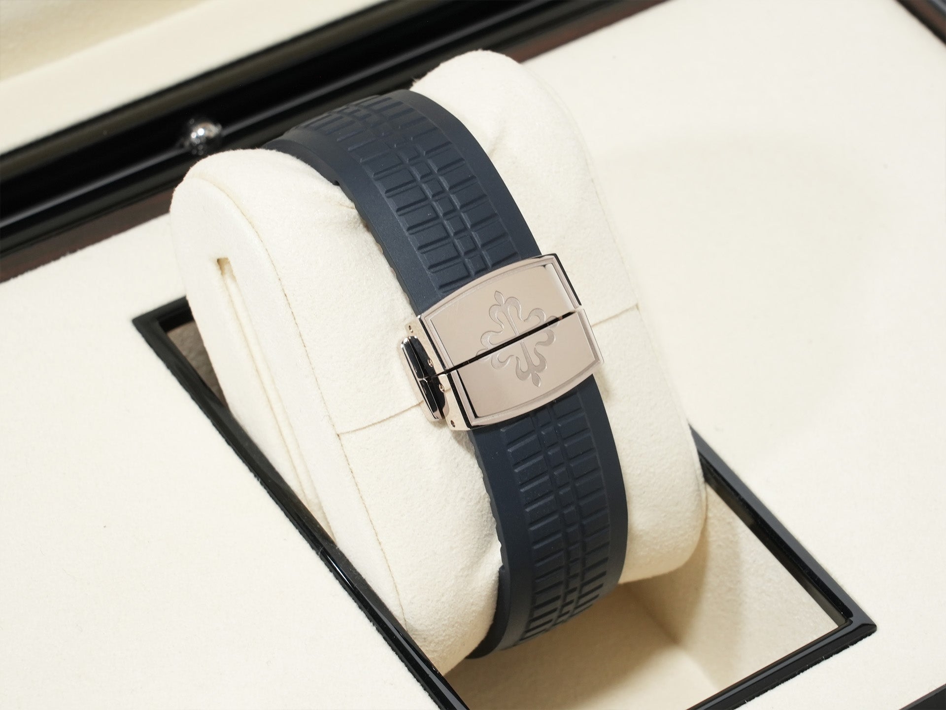 パテックフィリップ アクアノート Ref.5168G-001 ホワイトゴールド ミッドナイトブルー文字盤 中古 6fgadyjf