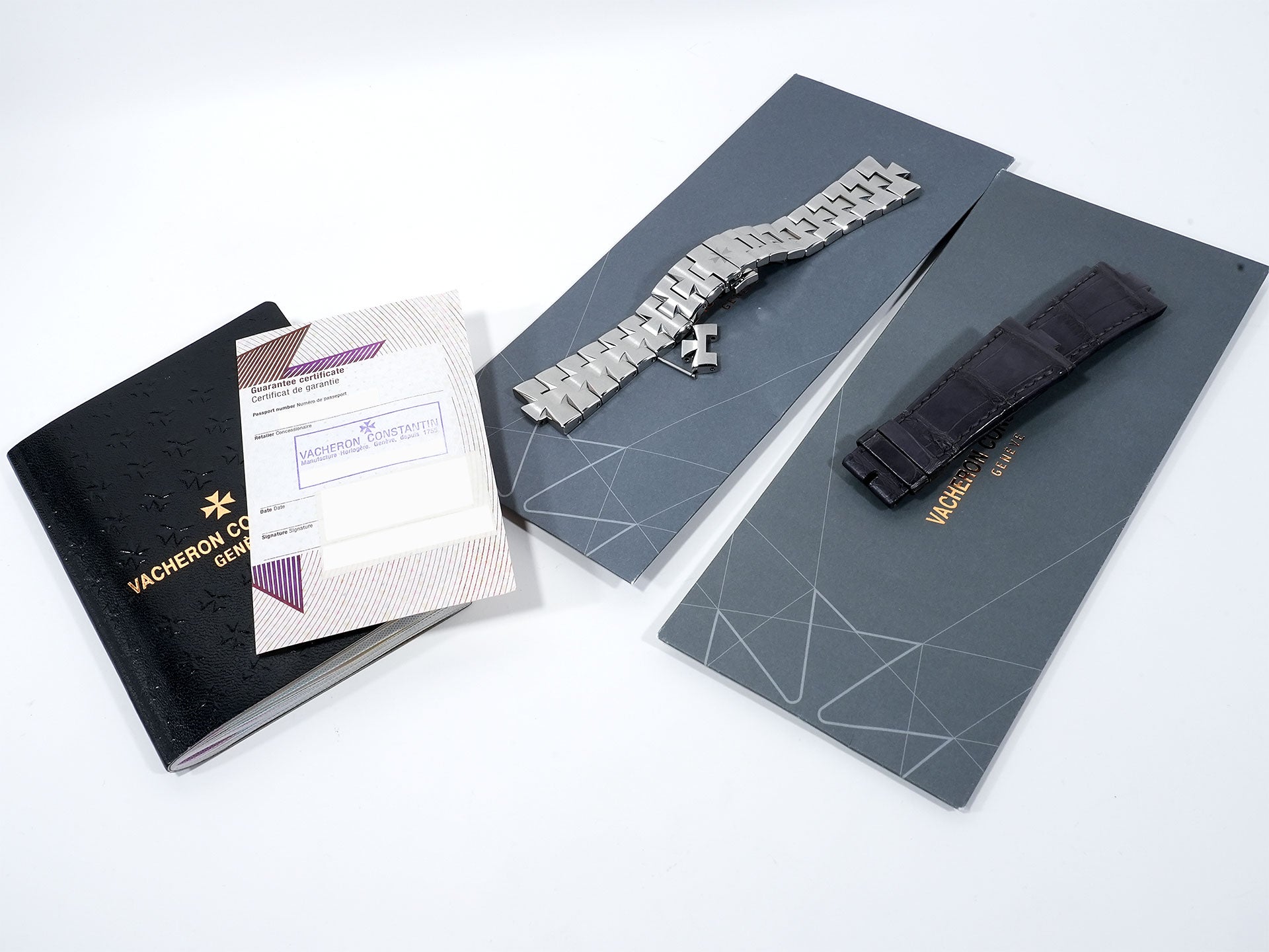 ヴァシュロンコンスタンタン オーヴァーシーズ パーペチュアルカレンダー クロノグラフ Ref.49020/000W-9656 ステンレススチール グレー文字盤 中古 v3zsop3a