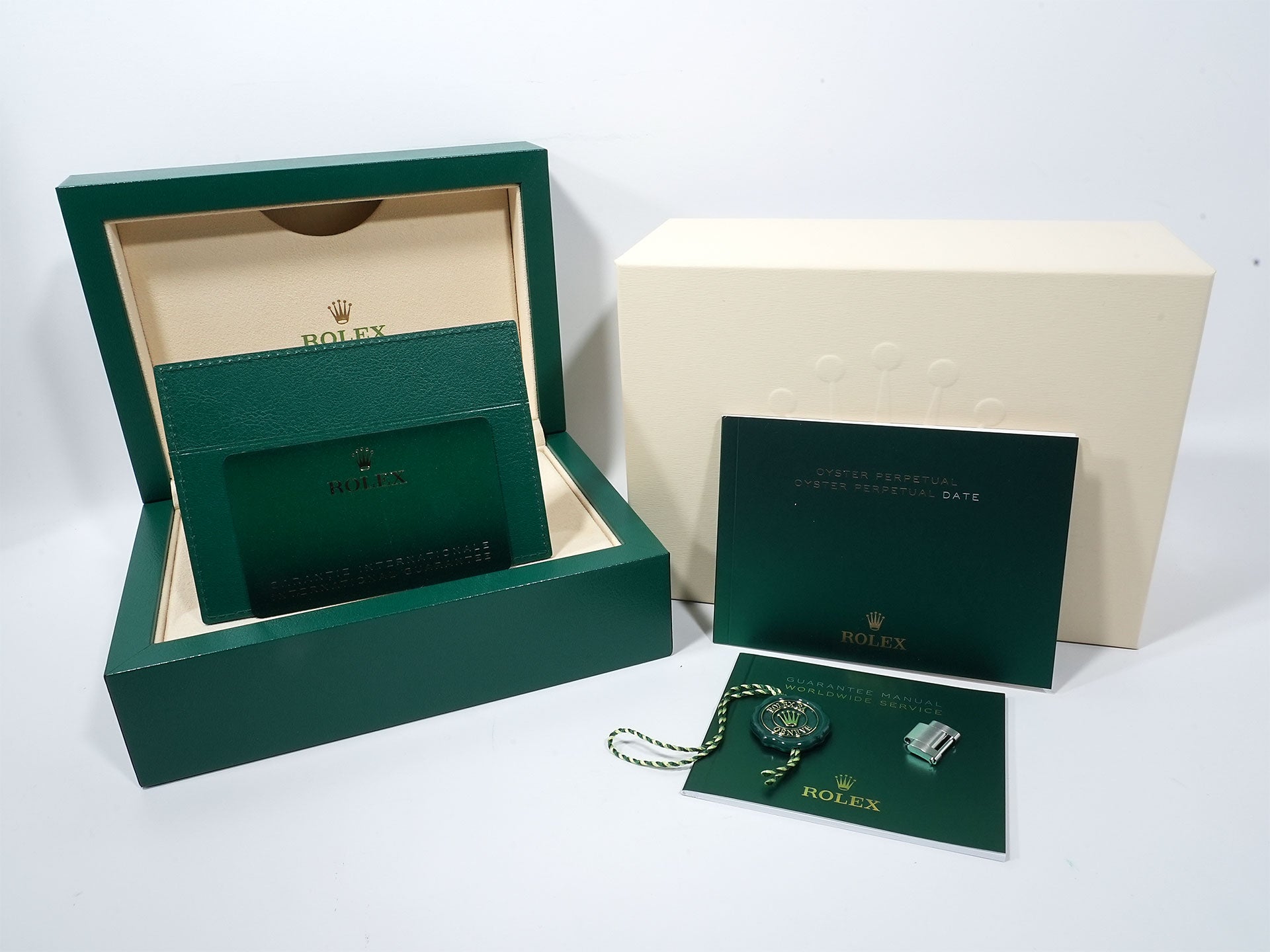 ロレックス オイスターパーペチュアル41 Ref.124300 ステンレススチール ブライトブルー文字盤 未使用 q42pk24a