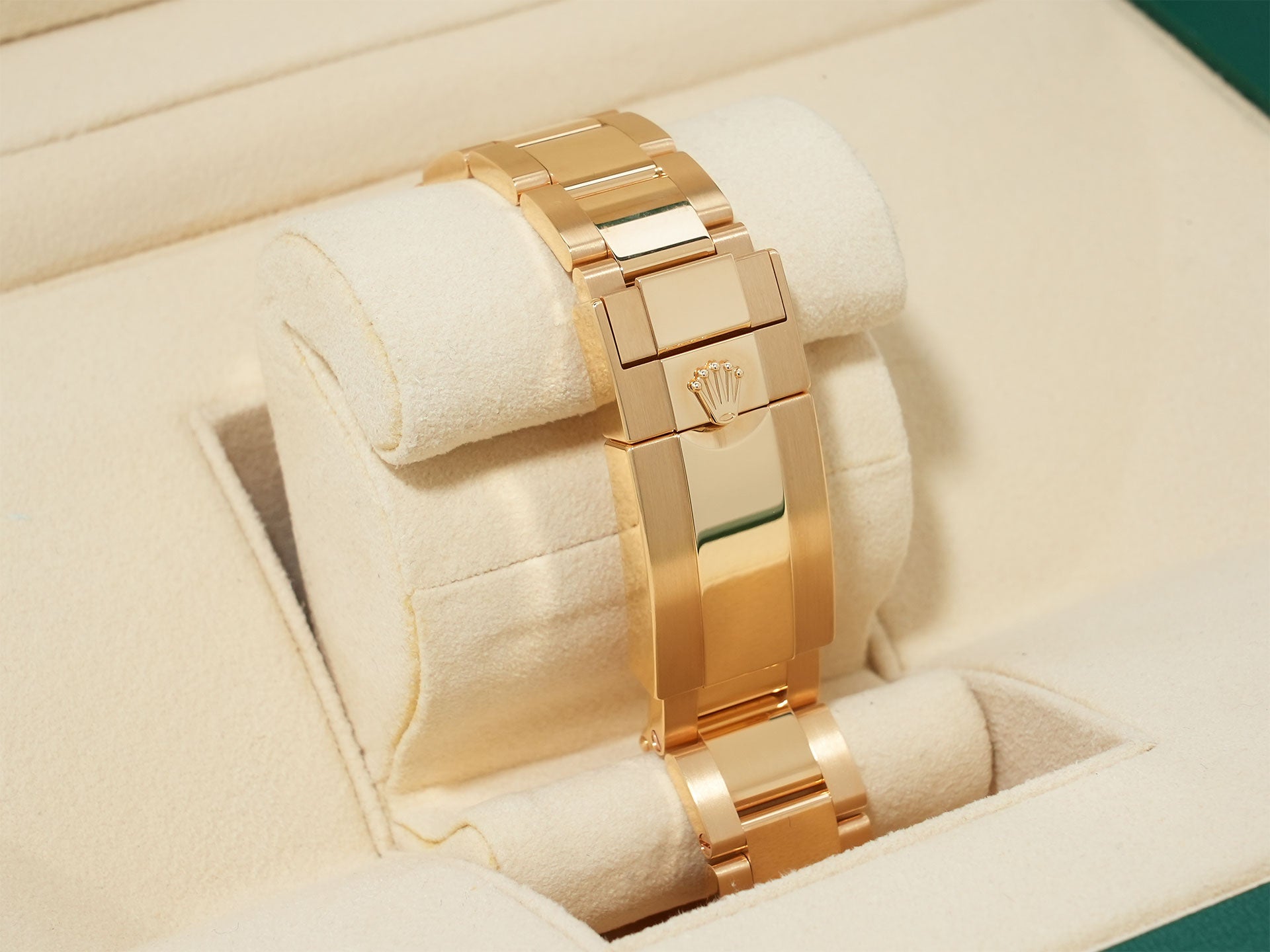 Rolex Daytona Ref. 126508 Yellow Gold with Golden and Bright Black Dial, Unused, abso9wu3