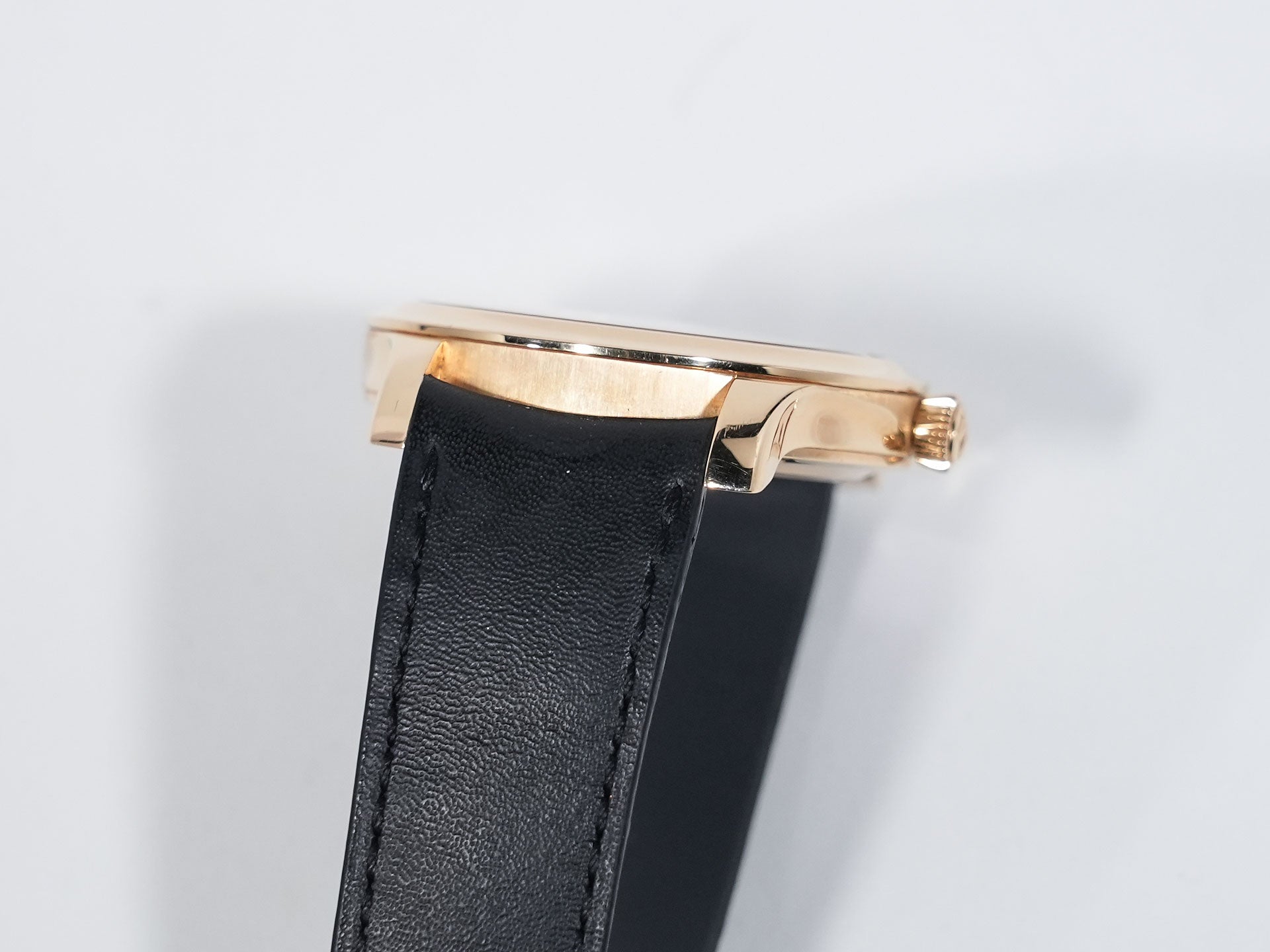 H. Moser Mayu Ref. 321.503-007 Rose Gold Black Dial Pre-owned v8bcbr7h