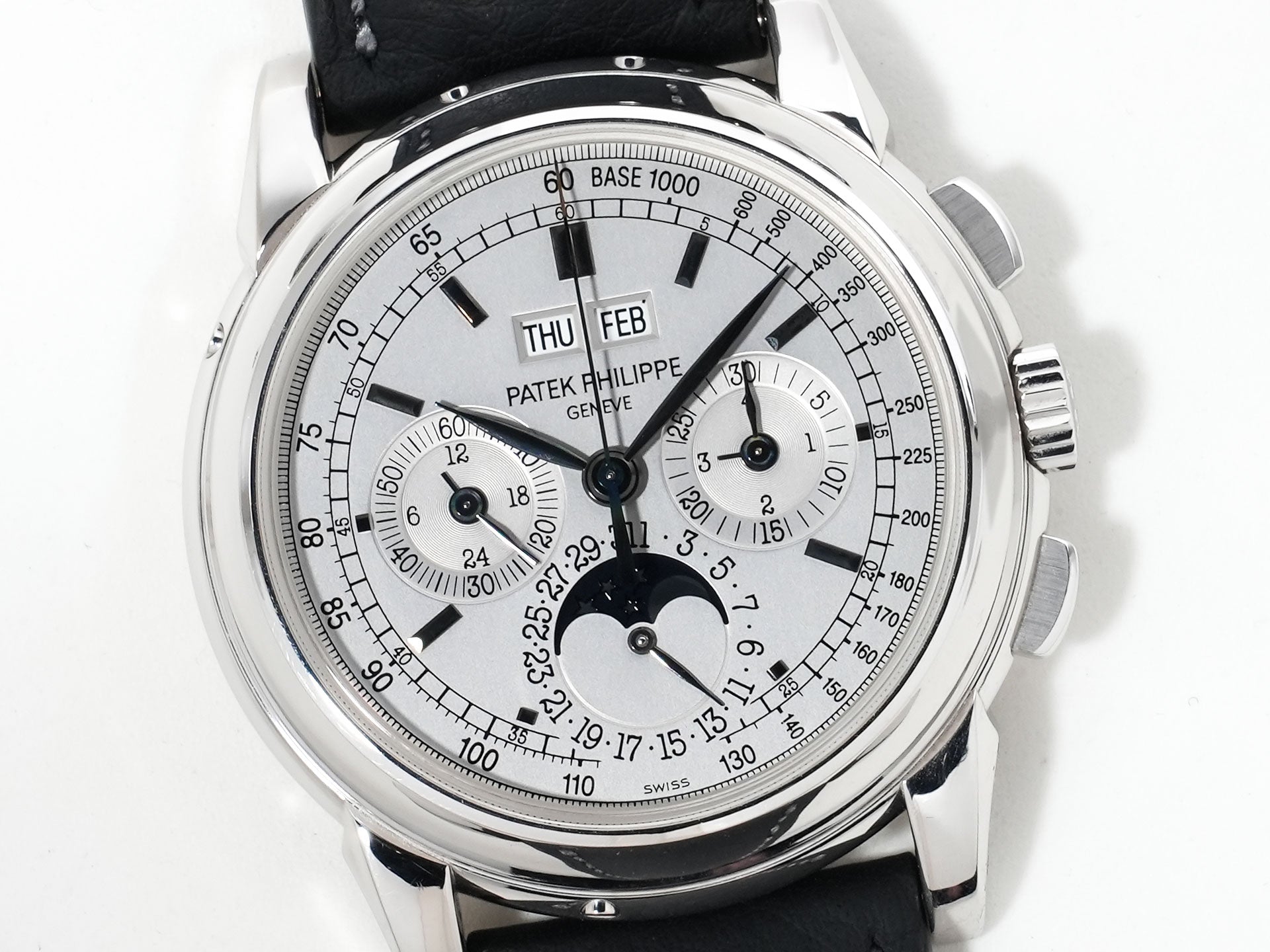 Patek Philippe Perpetual Calendar Chronograph Ref. 5970G-001 White Gold Silver Dial Pre-owned xoyge9ui