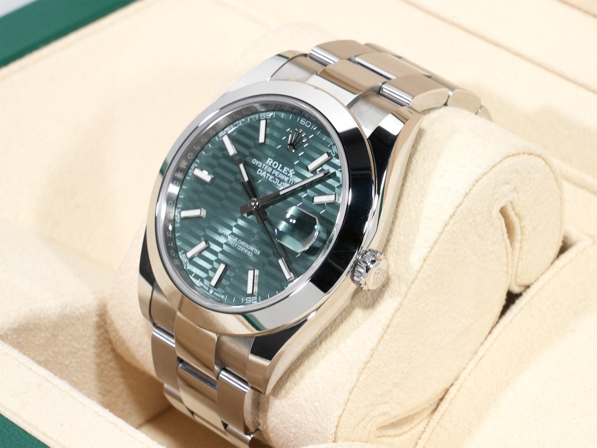 ロレックス デイトジャスト41 Ref.126300 ステンレススチール ミントグリーン文字盤 オイスターブレスレット 中古 toq625pq