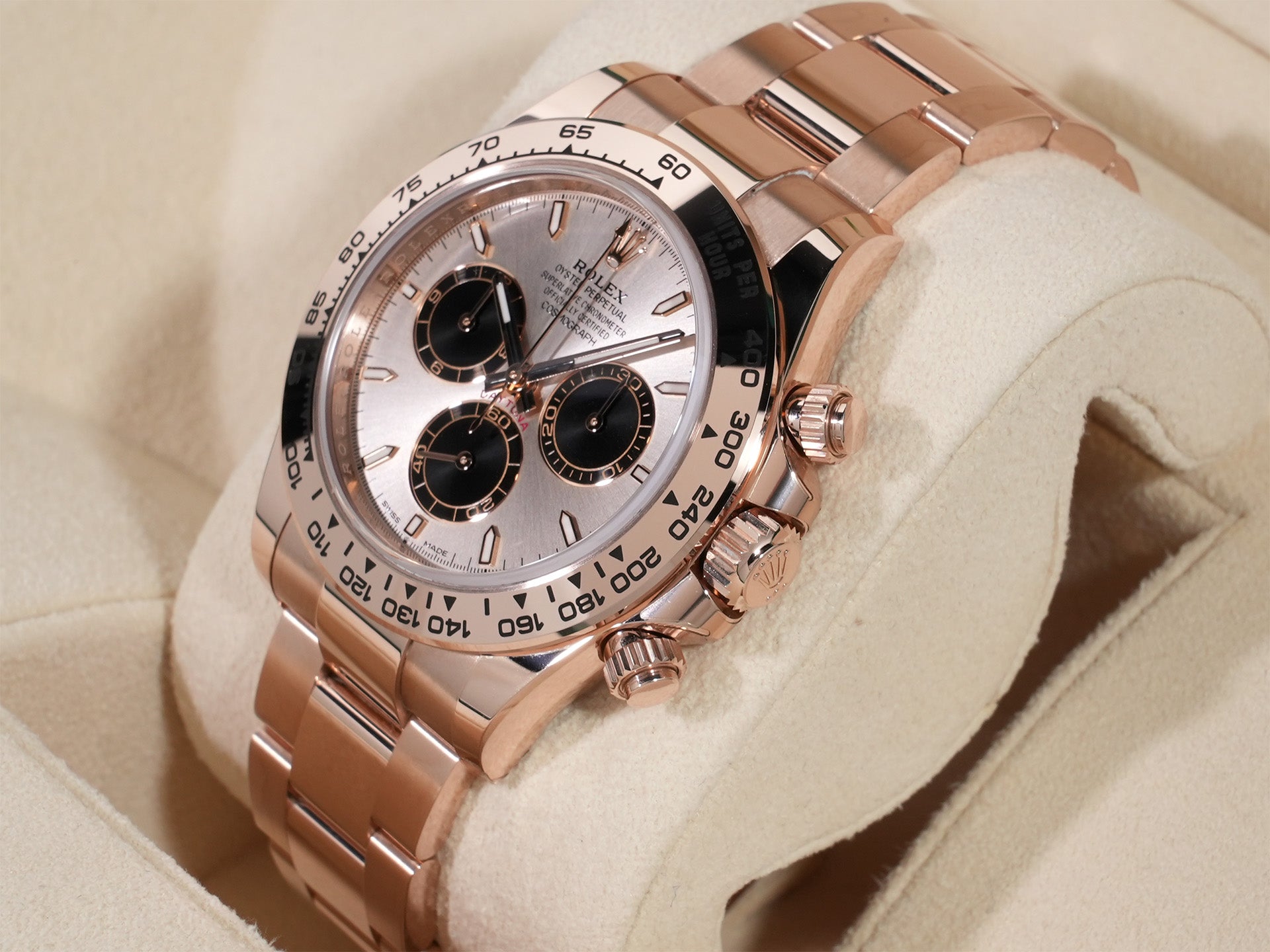 ロレックス デイトナ Ref.126505 エバーローズゴールド サンダストxブライトブラック文字盤 未使用 v99wq7jq