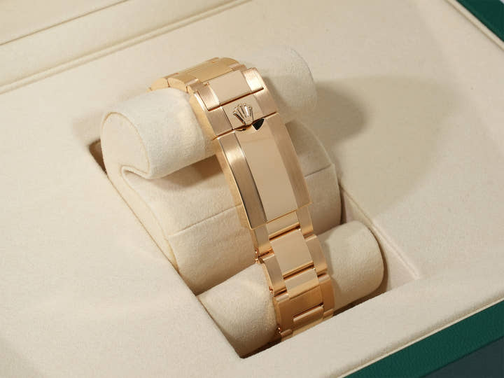 ロレックス デイトナ Ref.126508 イエローゴールド ゴールデンxブライトブラック文字盤 未使用 u4efqfv8