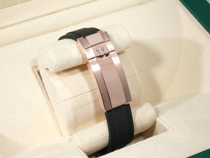 ロレックス デイトナ Ref.126515LN エバーローズゴールド メテオライト文字盤 未使用 k5q9tb4w