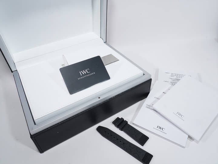 IWC パイロットウォッチ マーク XVIII ホディンキー Ref.IW324801 セラタニウム ブラック文字盤 中古 696cdgza