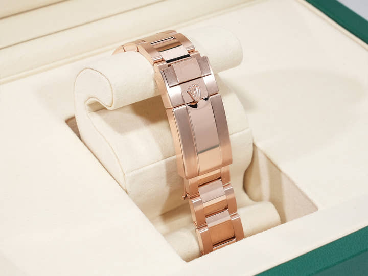 ロレックス デイトナ Ref.126525LN エバーローズゴールド ブライトブラック文字盤 未使用 csmycqrh