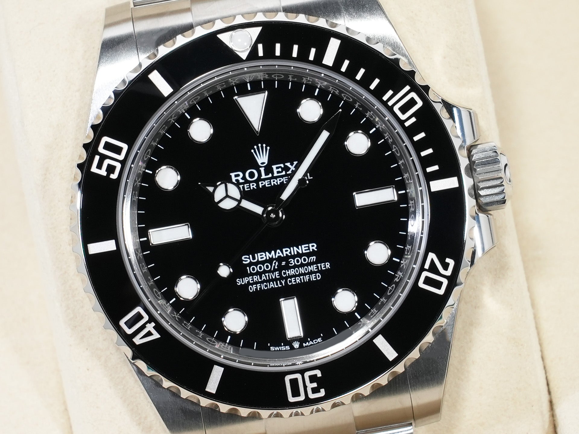 ロレックス サブマリーナー ノンデイト Ref.124060 ステンレススチール ブラック文字盤 未使用 em66m9va