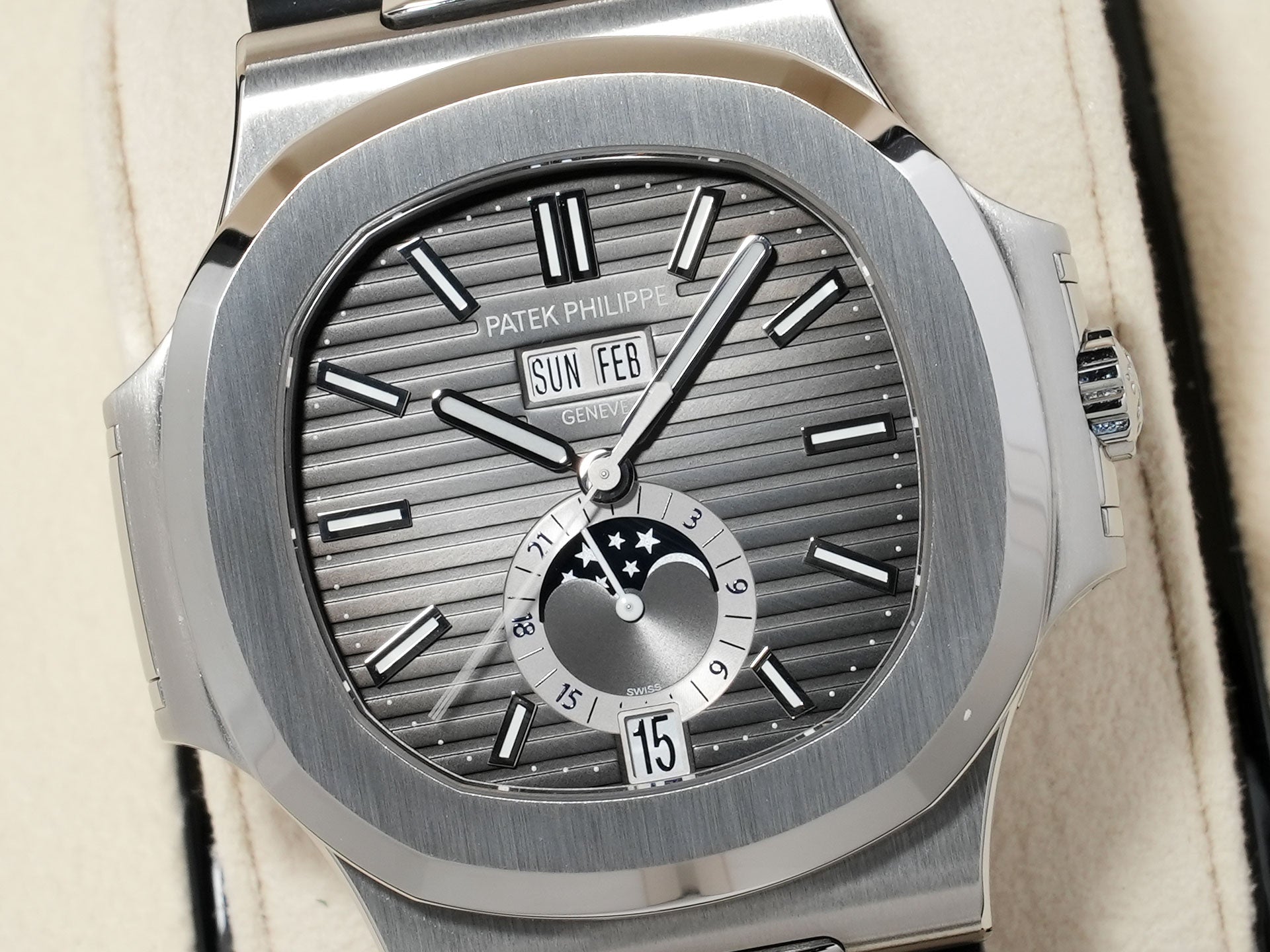 パテックフィリップ ノーチラス アニュアルカレンダー ムーンフェイズ Ref.5726A-001 ステンレススチール ブラック文字盤 極美品 n7btnmh7