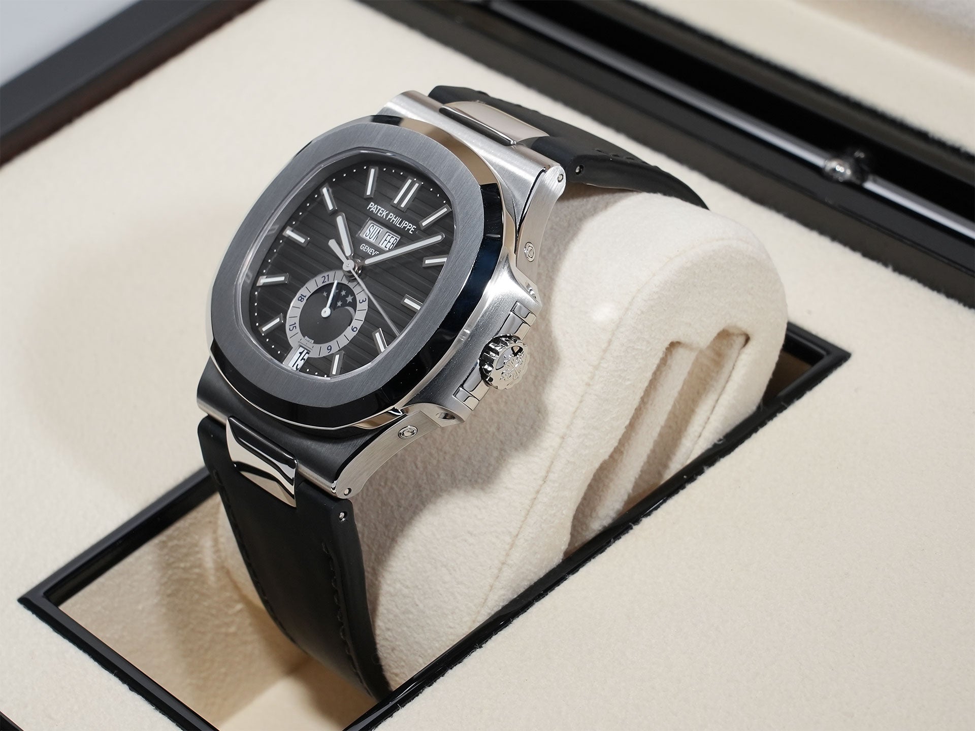 パテックフィリップ ノーチラス アニュアルカレンダー ムーンフェイズ Ref.5726A-001 ステンレススチール ブラック文字盤 極美品 n7btnmh7