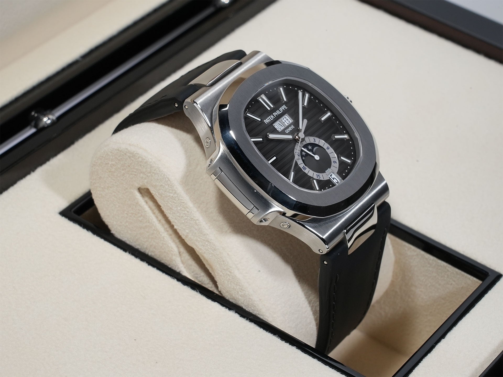 パテックフィリップ ノーチラス アニュアルカレンダー ムーンフェイズ Ref.5726A-001 ステンレススチール ブラック文字盤 極美品 n7btnmh7