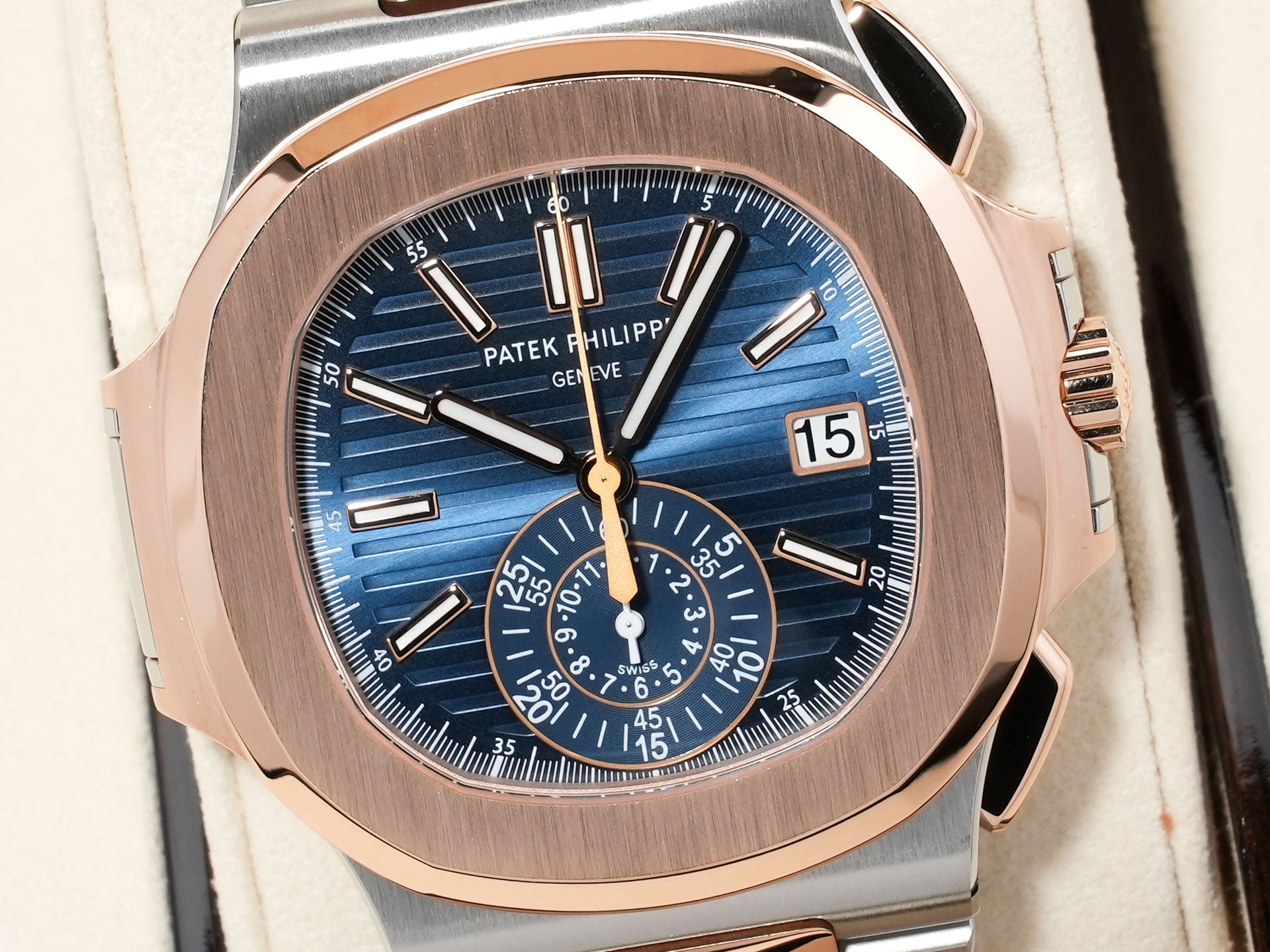 パテックフィリップ ノーチラス クロノグラフ Ref.5980/1AR-001 ステンレススチール/ローズゴールド ブルー文字盤 美品 ajpko7io