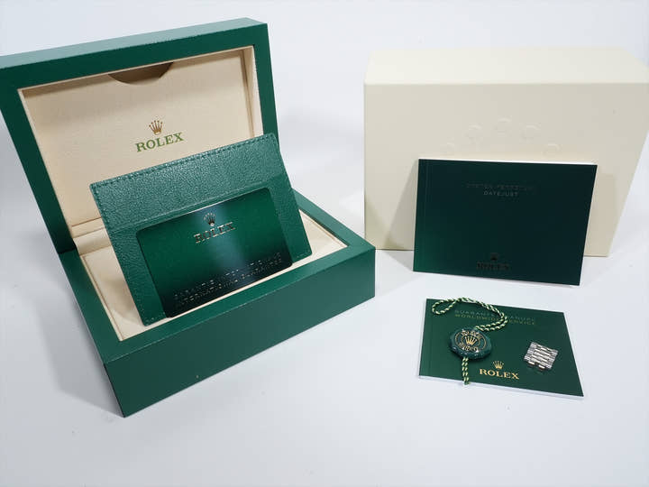 ロレックス デイトジャスト41 Ref.126334 ステンレススチール/ホワイトゴールド スレートローマン文字盤 ジュビリーブレスレット 美中古 fkhg33sc