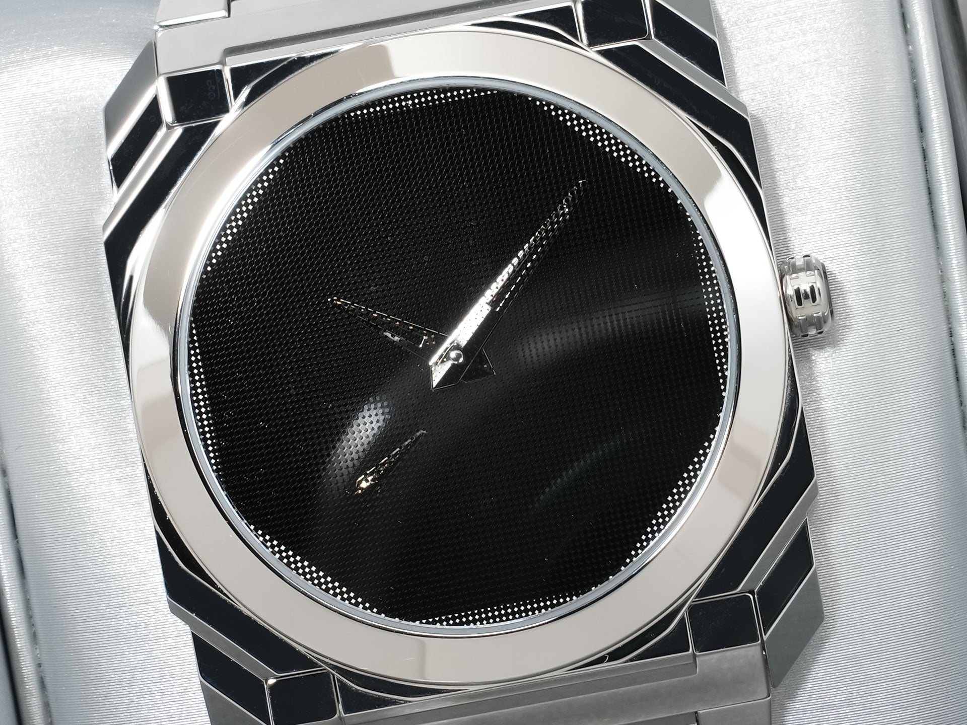 ブルガリ オクト フィニッシモ 妹島和世 Ref.103710 ステンレススチール グレー文字盤 中古 h6q7ihw7