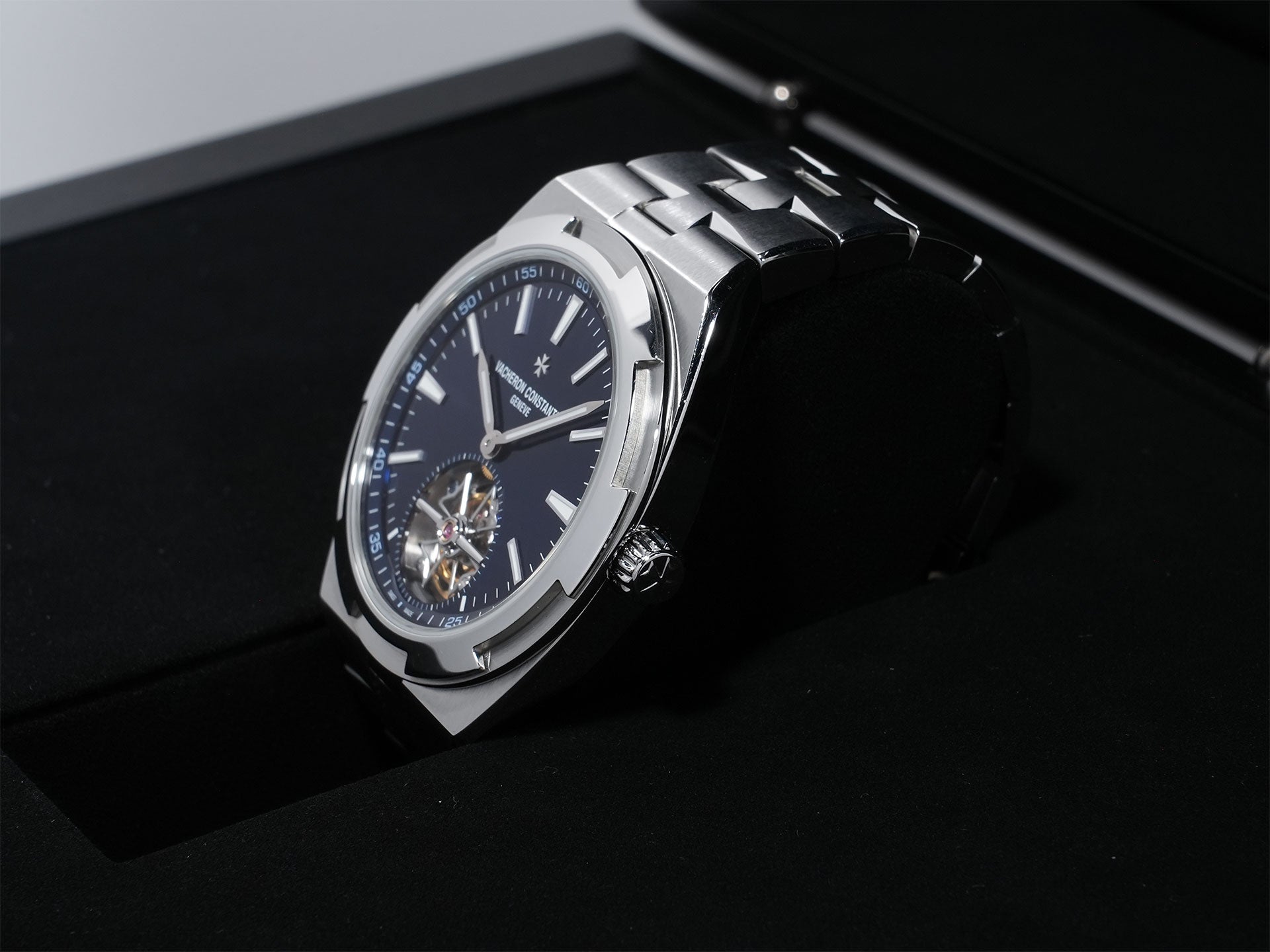 ヴァシュロンコンスタンタン オーヴァーシーズ トゥールビヨン Ref.6000V/110A-B544 ステンレススチール ブルー文字盤 中古 5wdzx3s9