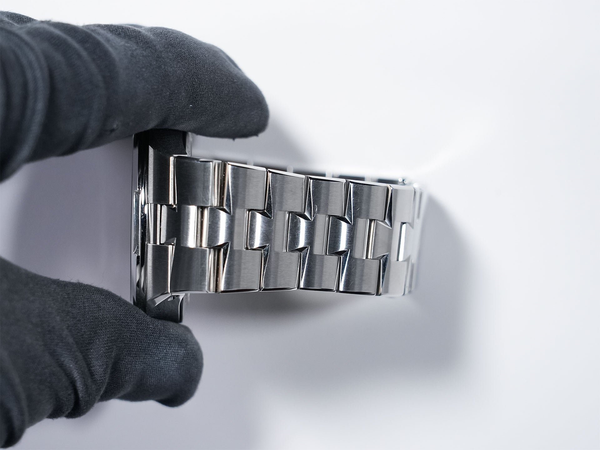 ヴァシュロンコンスタンタン オーヴァーシーズ トゥールビヨン Ref.6000V/110A-B544 ステンレススチール ブルー文字盤 中古 5wdzx3s9